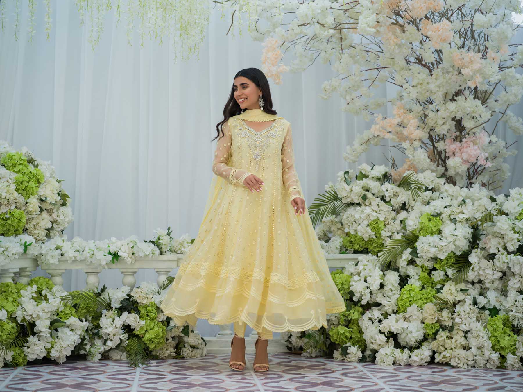 https://cdn.shopify.com/s/files/1/0412/9311/9639/products/Mahroshd.jpg?v=1755496717