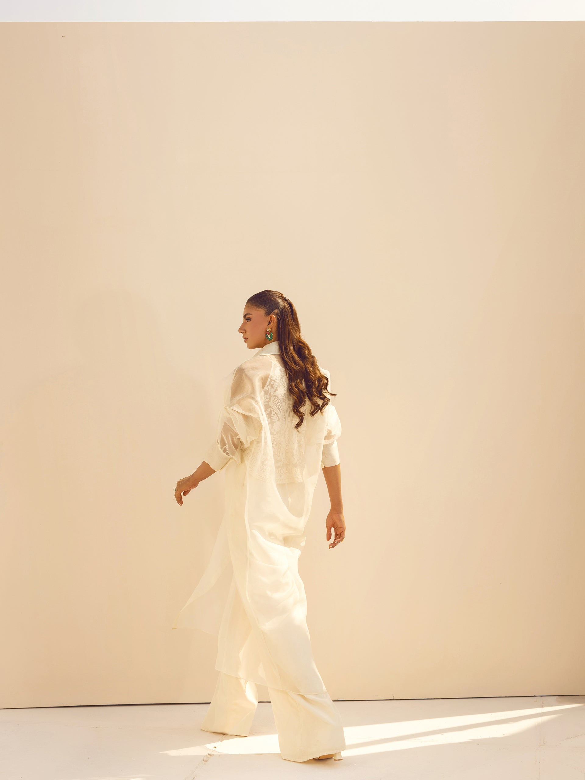 https://cdn.shopify.com/s/files/1/0768/4872/6205/files/Mara-White-4.jpg?v=1777656033