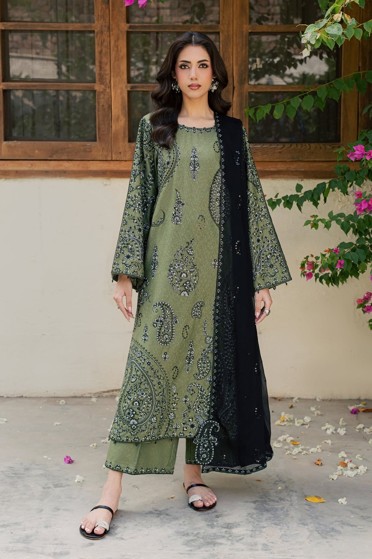 Marwa 3Pc - Embroidered Karandi Pret