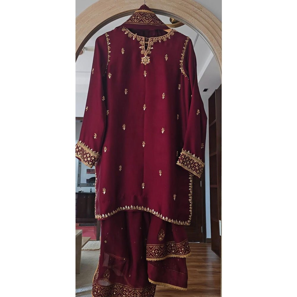 Maya x Deep Maroon