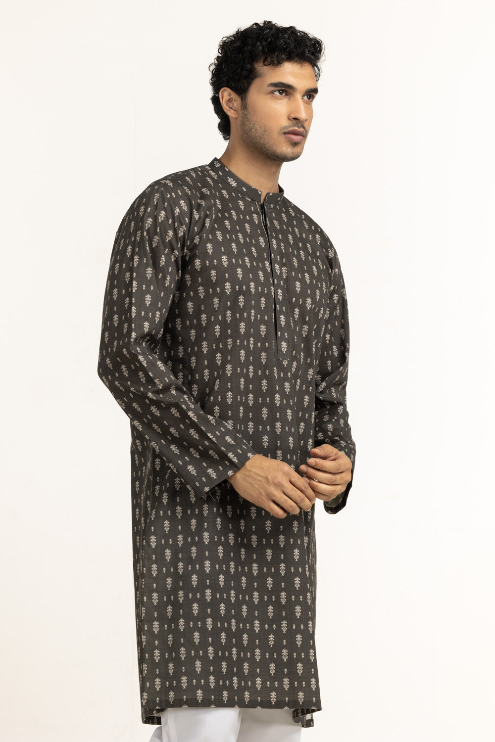 https://cdn.shopify.com/s/files/1/0706/3253/8159/files/Men-Kurta-Color-Green-100_-Cotton-Regular-Fit-KR-STY25-001-Half-Front.jpg?v=1770463440