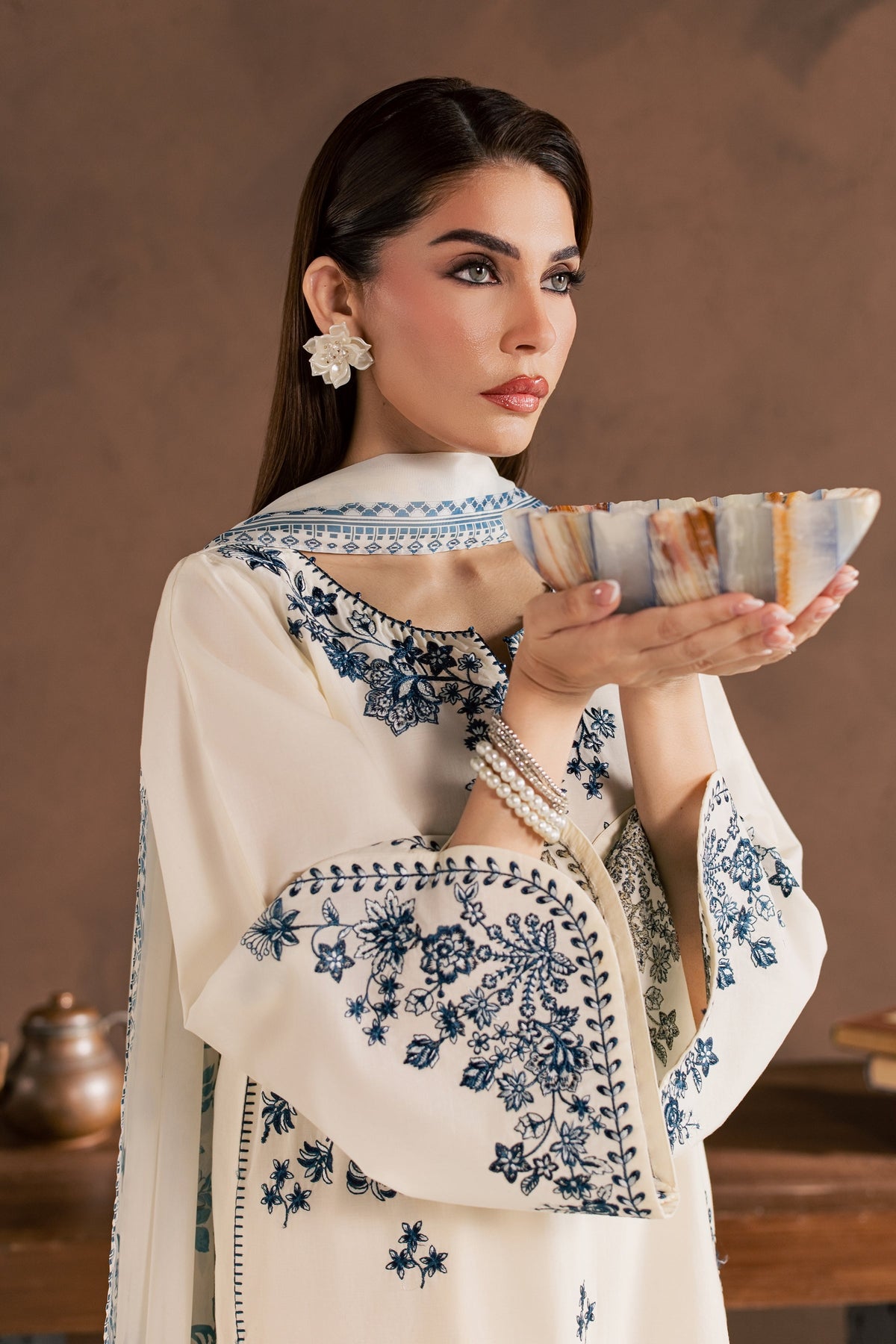 Meris 3Pc - Embroidered Cambric Pret