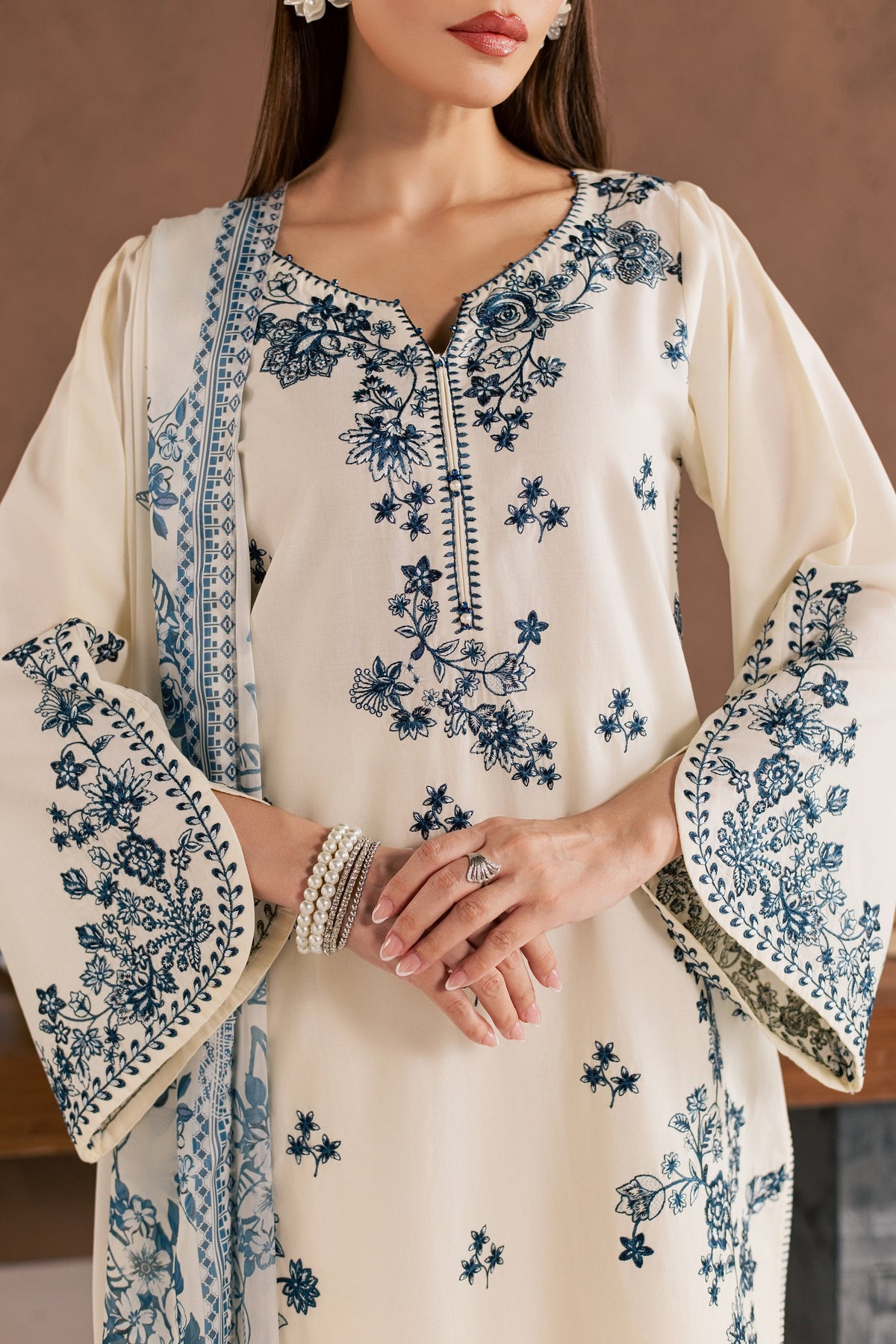 Meris 3Pc - Embroidered Cambric Pret
