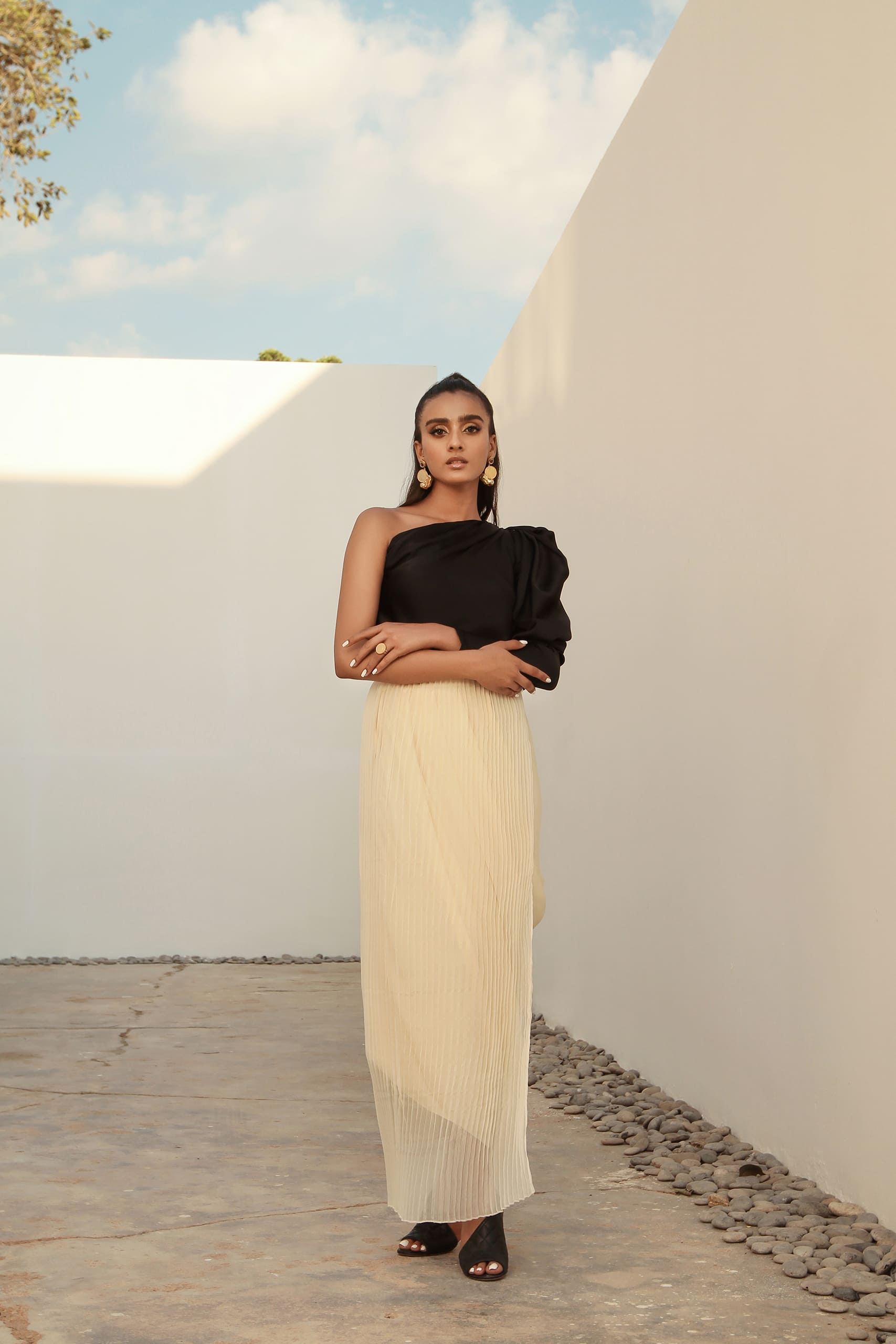 https://cdn.shopify.com/s/files/1/0768/4872/6205/files/Mina-2.jpg?v=1777638807