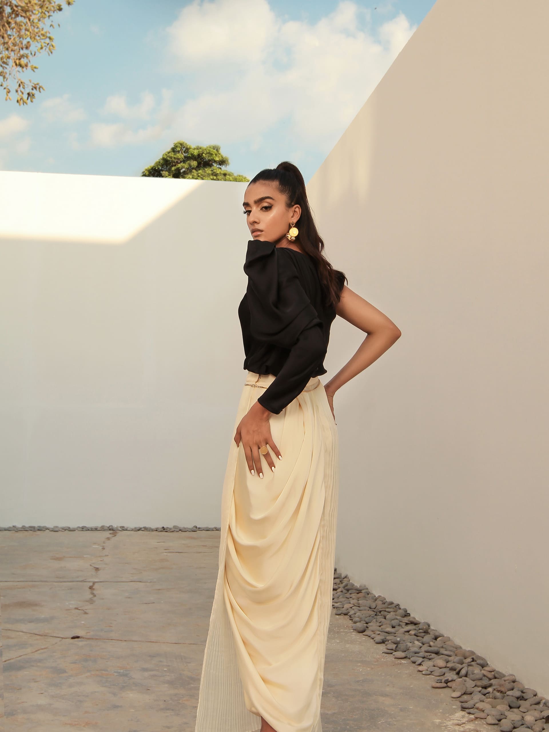 https://cdn.shopify.com/s/files/1/0768/4872/6205/files/Mina-3.jpg?v=1777638807