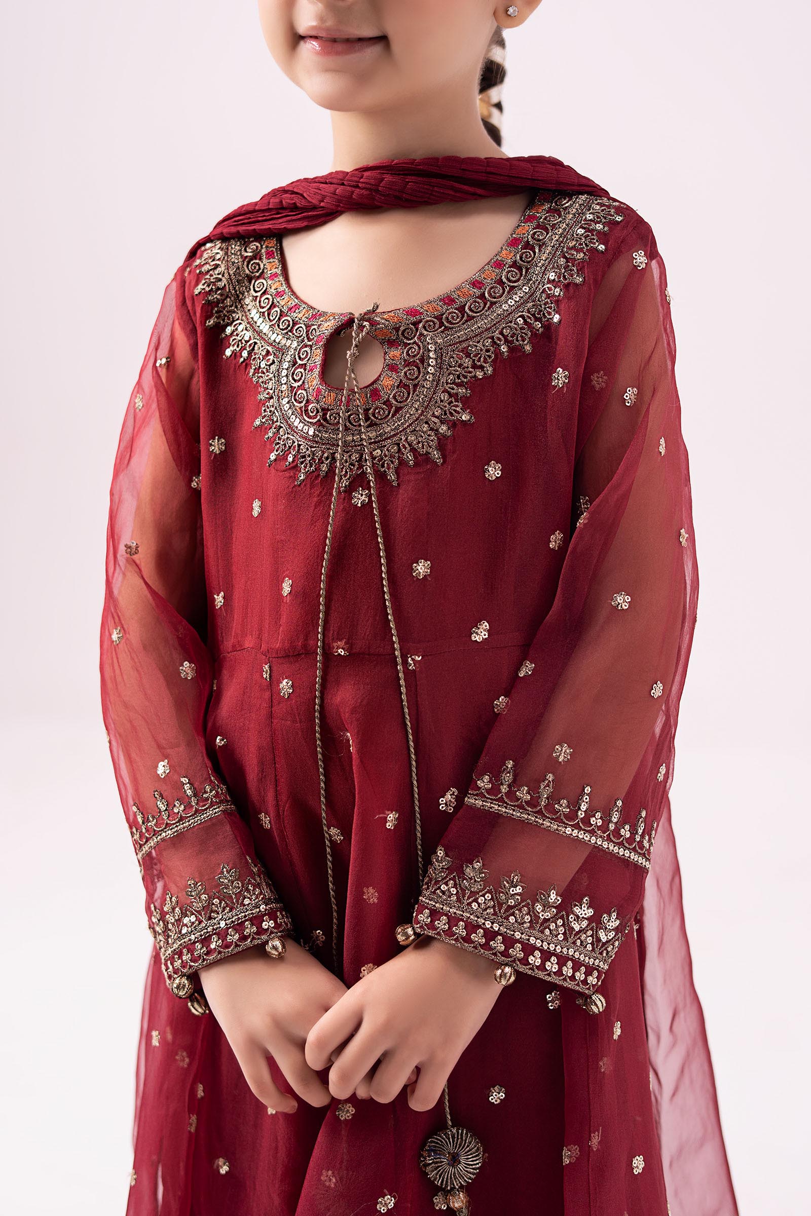 https://cdn.shopify.com/s/files/1/0620/8788/9062/files/MksEa2428R1MehroonCloseup_F_c5ef1cf6-b11e-4c65-bea1-2166353a090c.jpg?v=1780998803