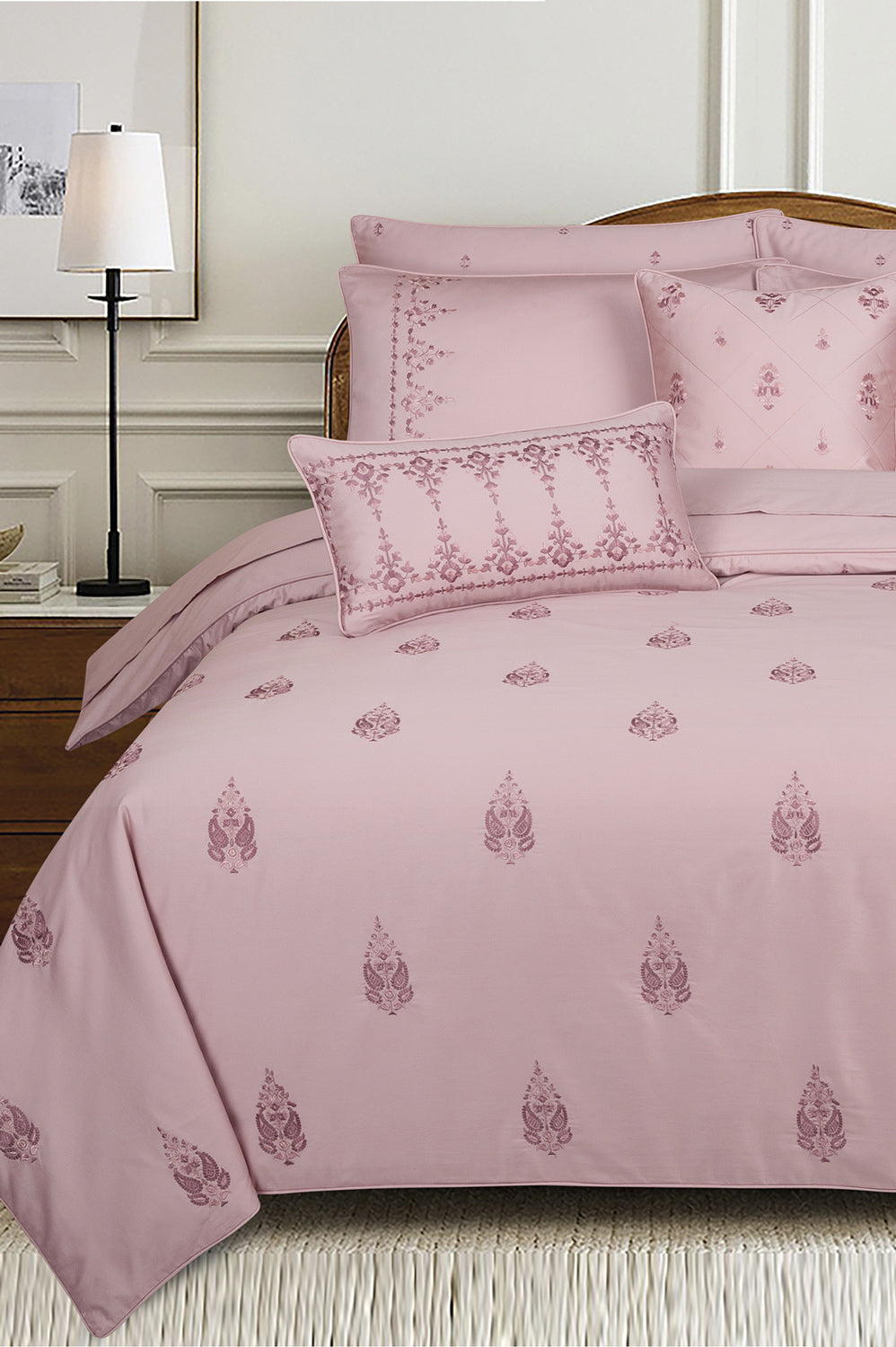 https://cdn.shopify.com/s/files/1/0706/3253/8159/files/MorganiteT-400QuiltCoverSet_1.jpg?v=1762844539