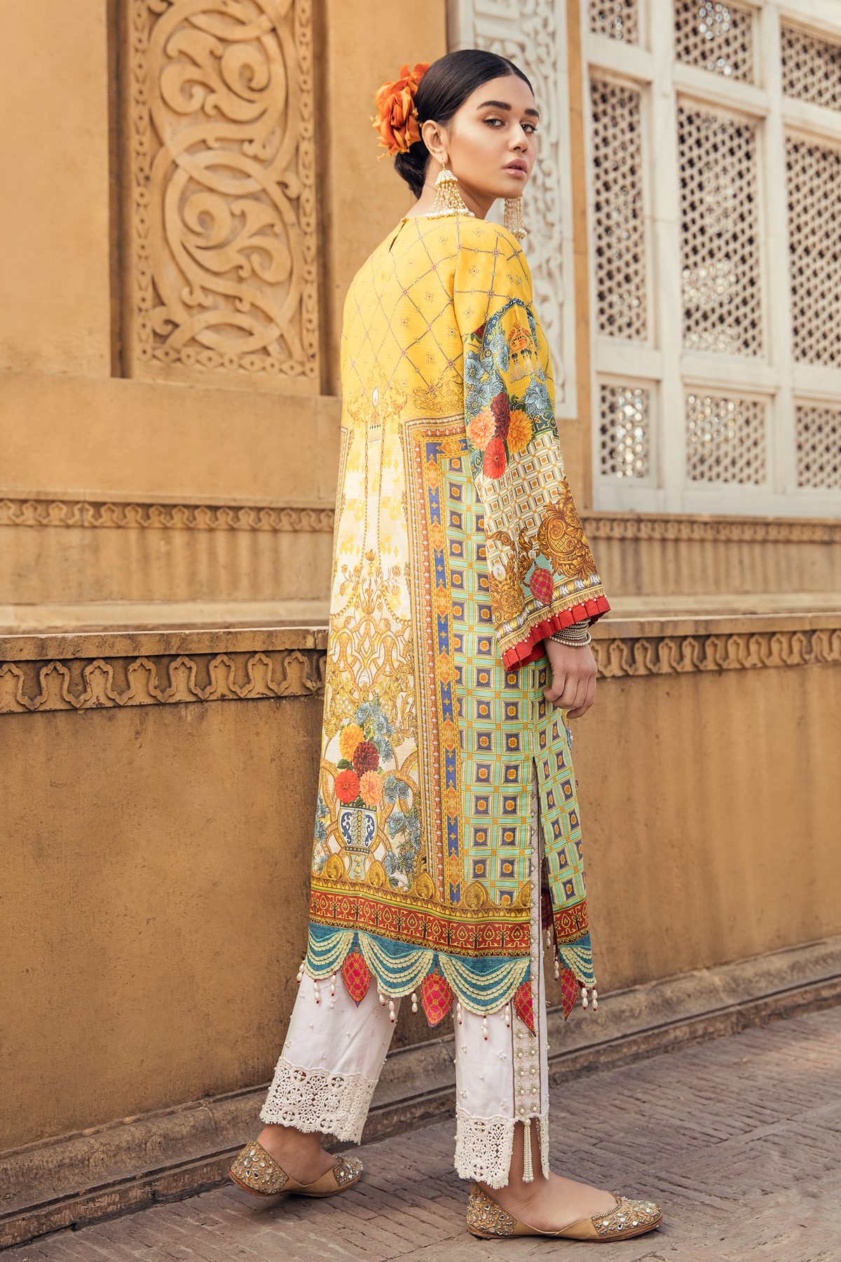 MUMTAZ MEHAL (EV-1711112)