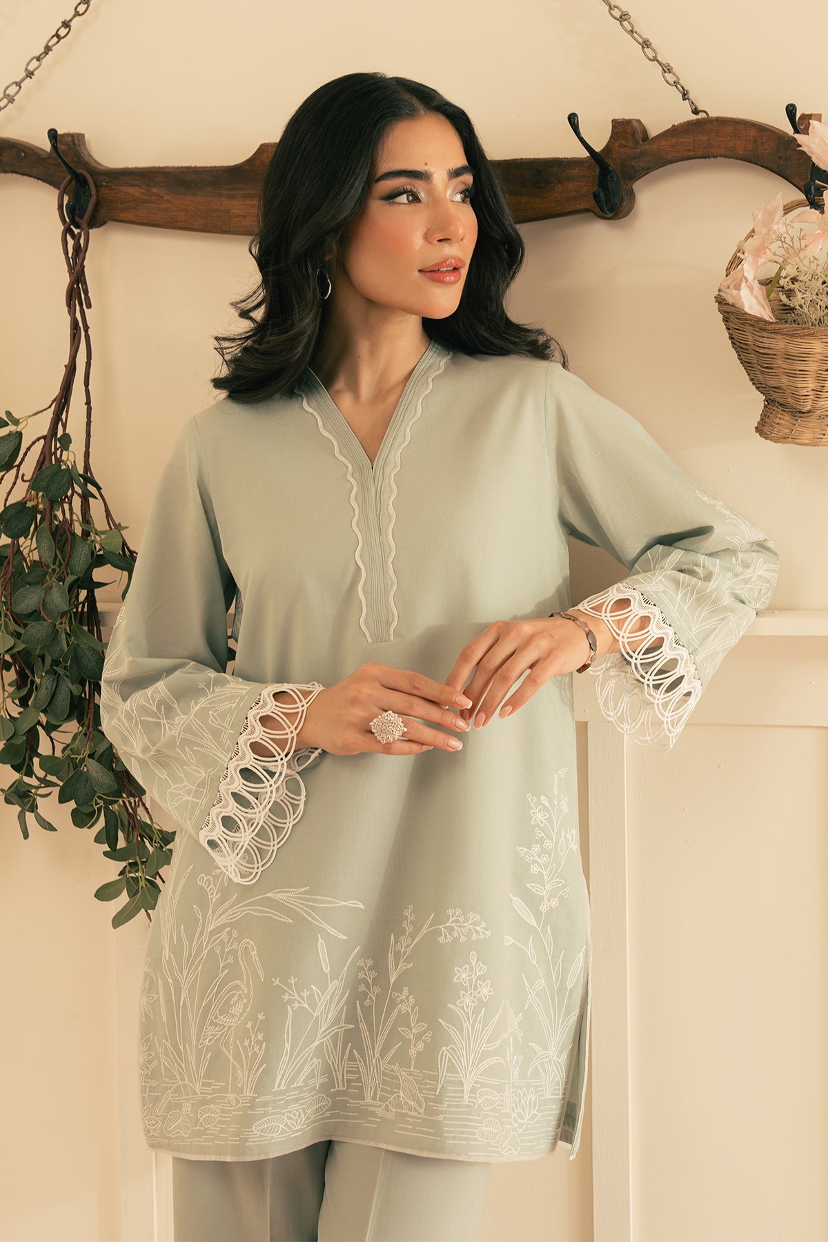 https://cdn.shopify.com/s/files/1/0704/5916/2937/files/NAT04460-Enhanced-NR.jpg?v=1752139847