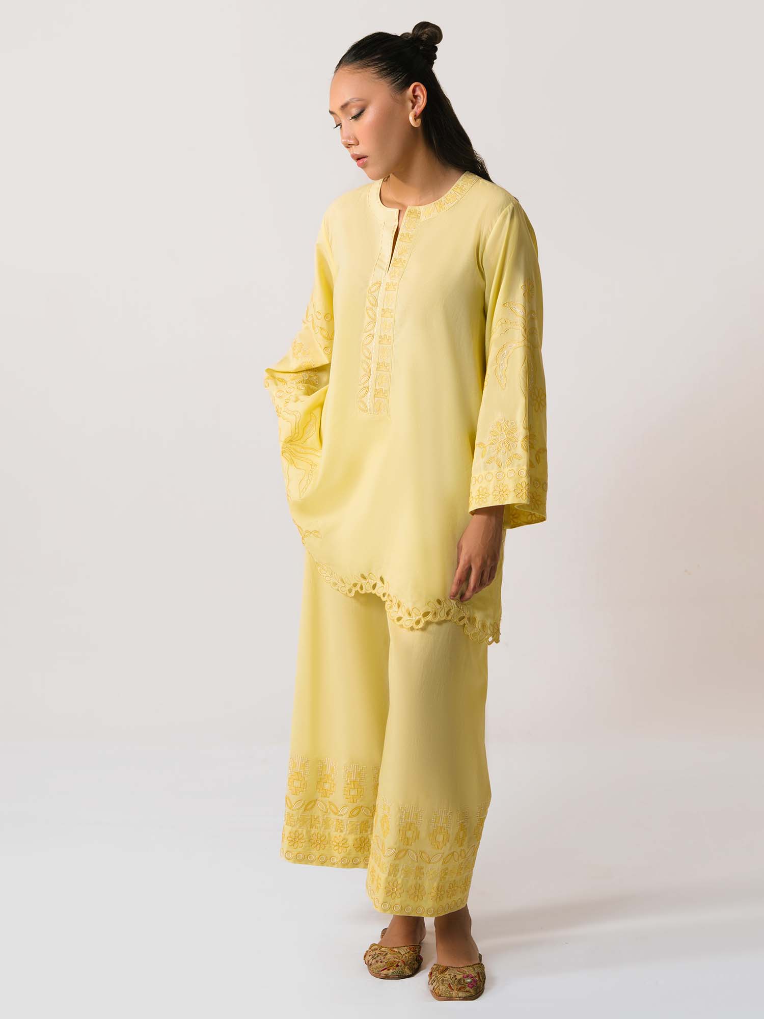 SHORT SICILY & IZAAR