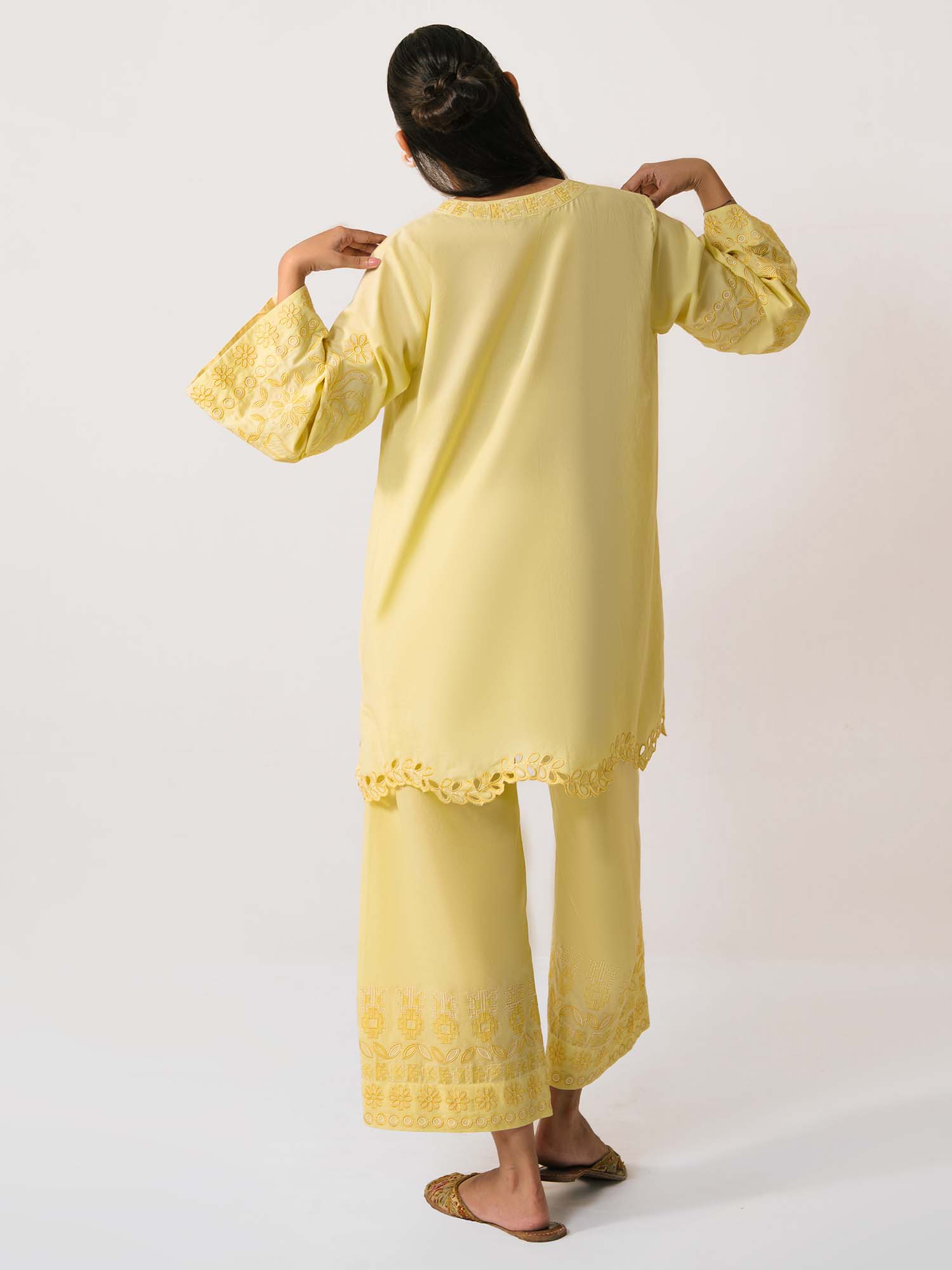 SHORT SICILY & IZAAR