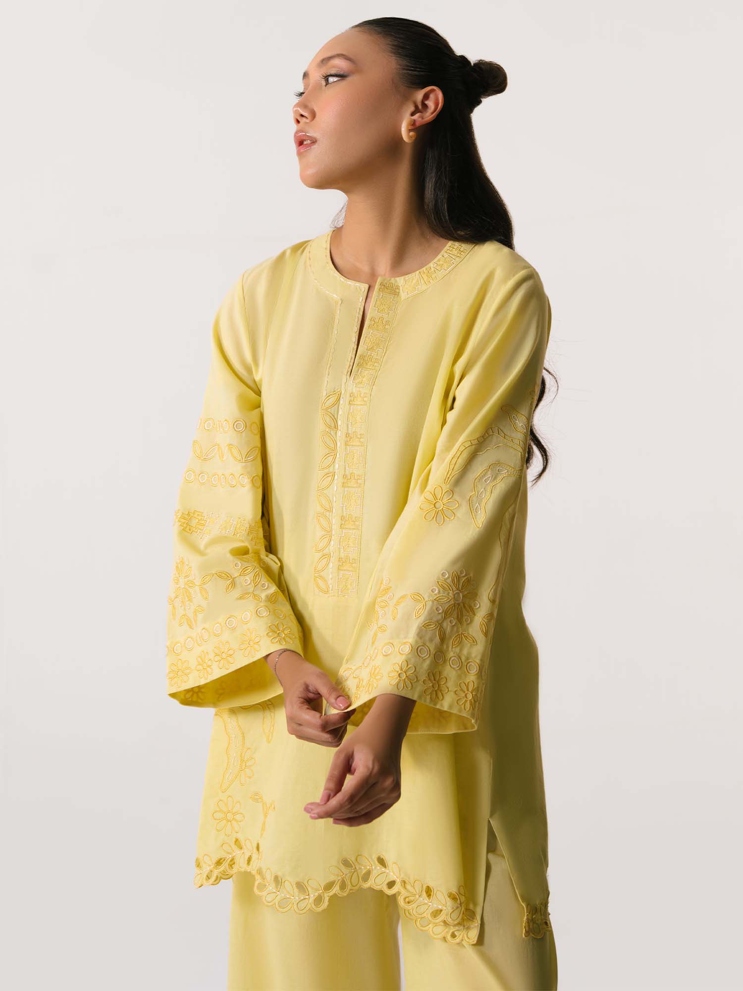 SHORT SICILY & IZAAR