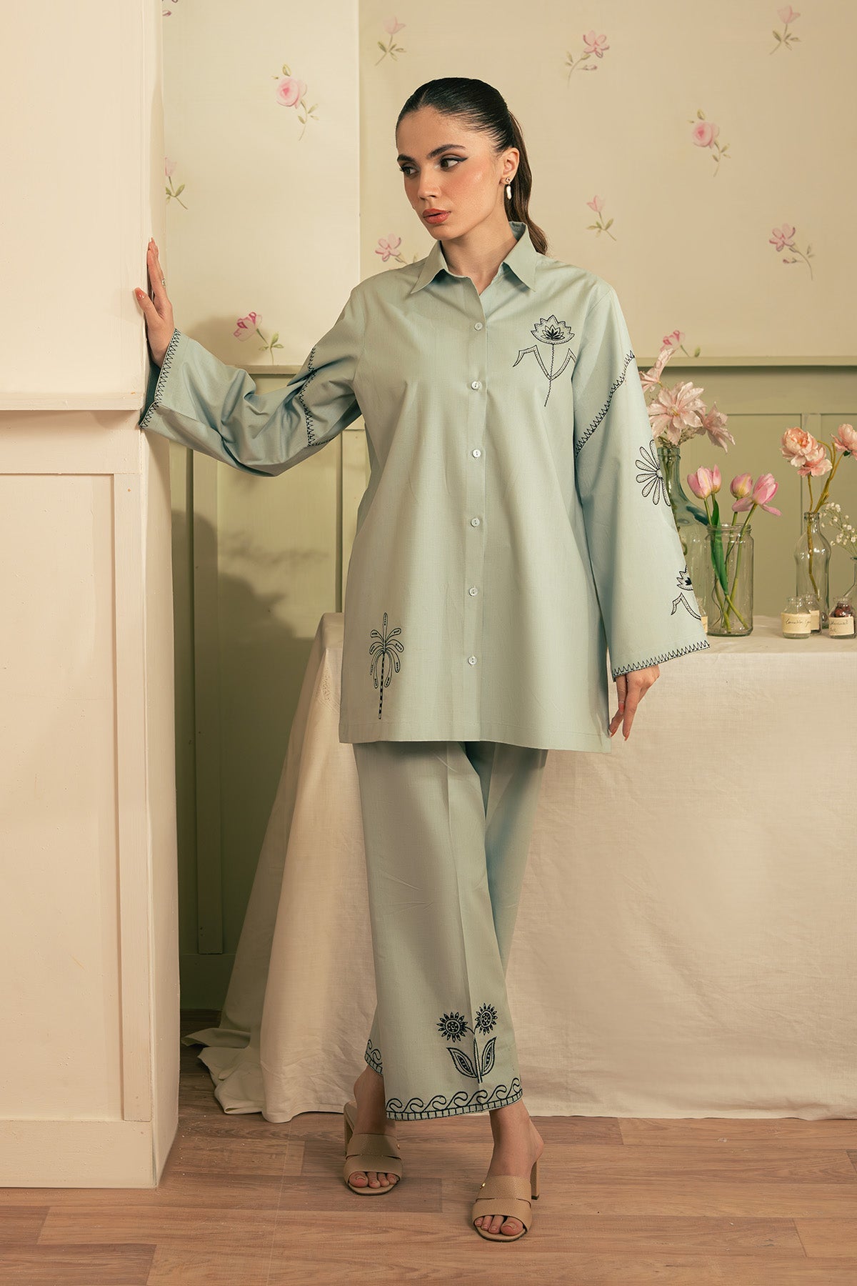 https://cdn.shopify.com/s/files/1/0704/5916/2937/files/NAT05779-Enhanced-NR.jpg?v=1752139838