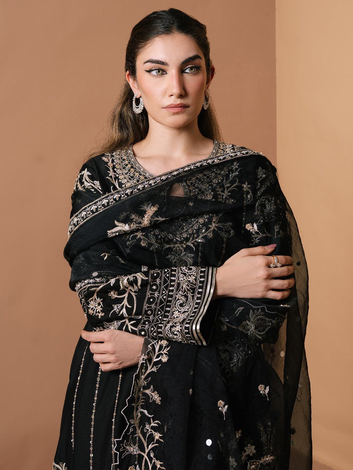 Keenu, Izaar & Dupatta