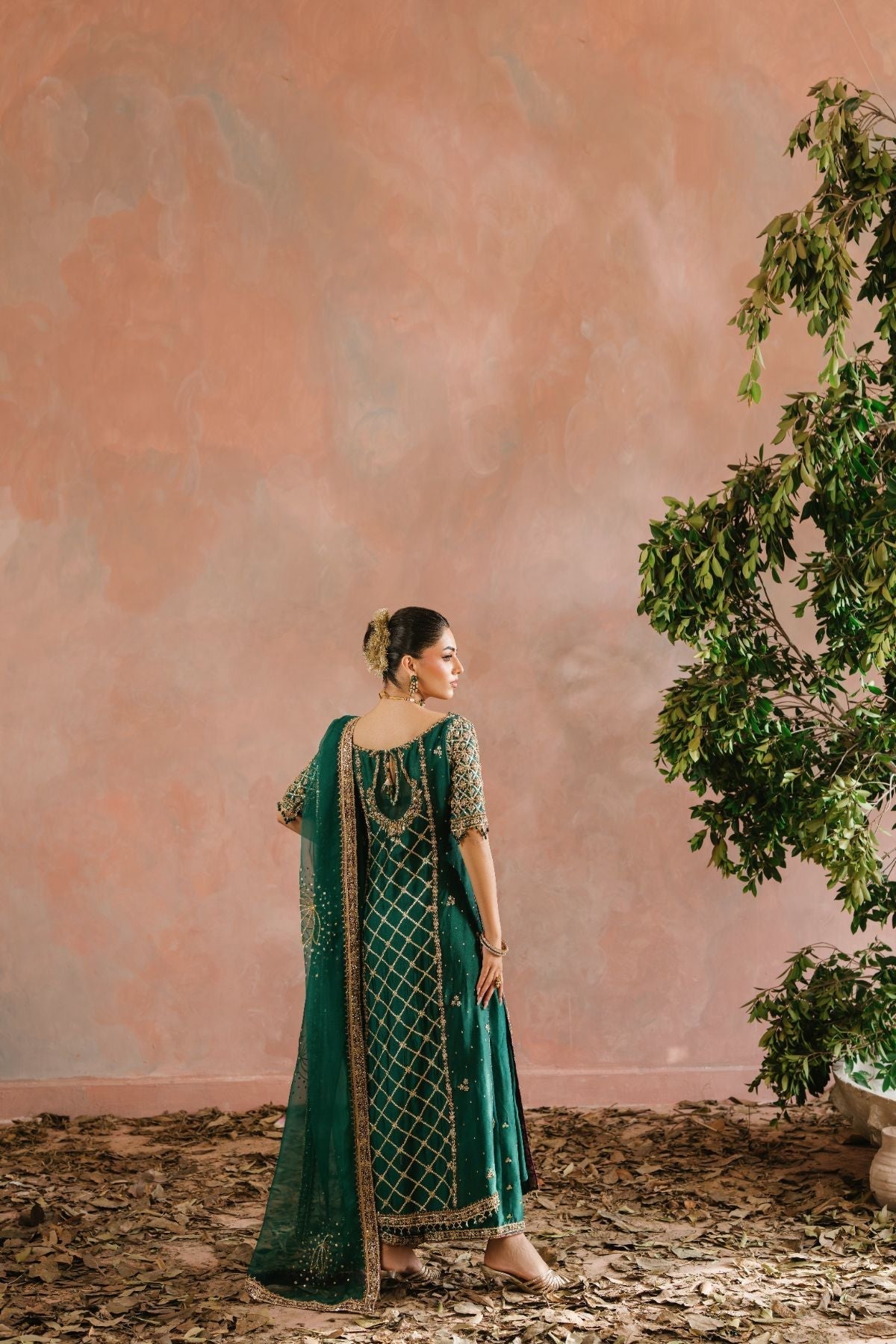 Sehrish Nadeem – Mehrma Style