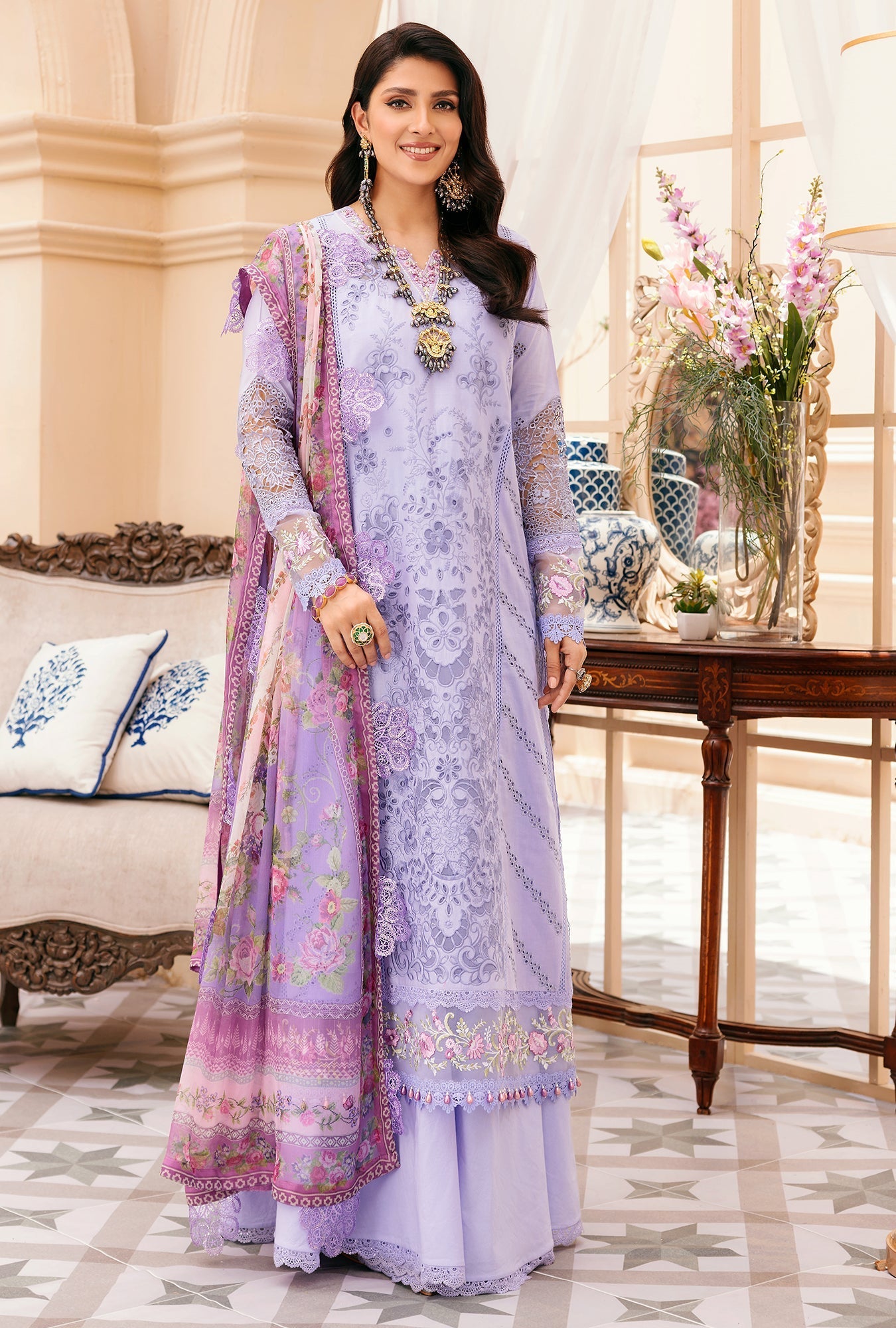 NEID-LASERKARI22-D12-VAR2-BLOOM-S