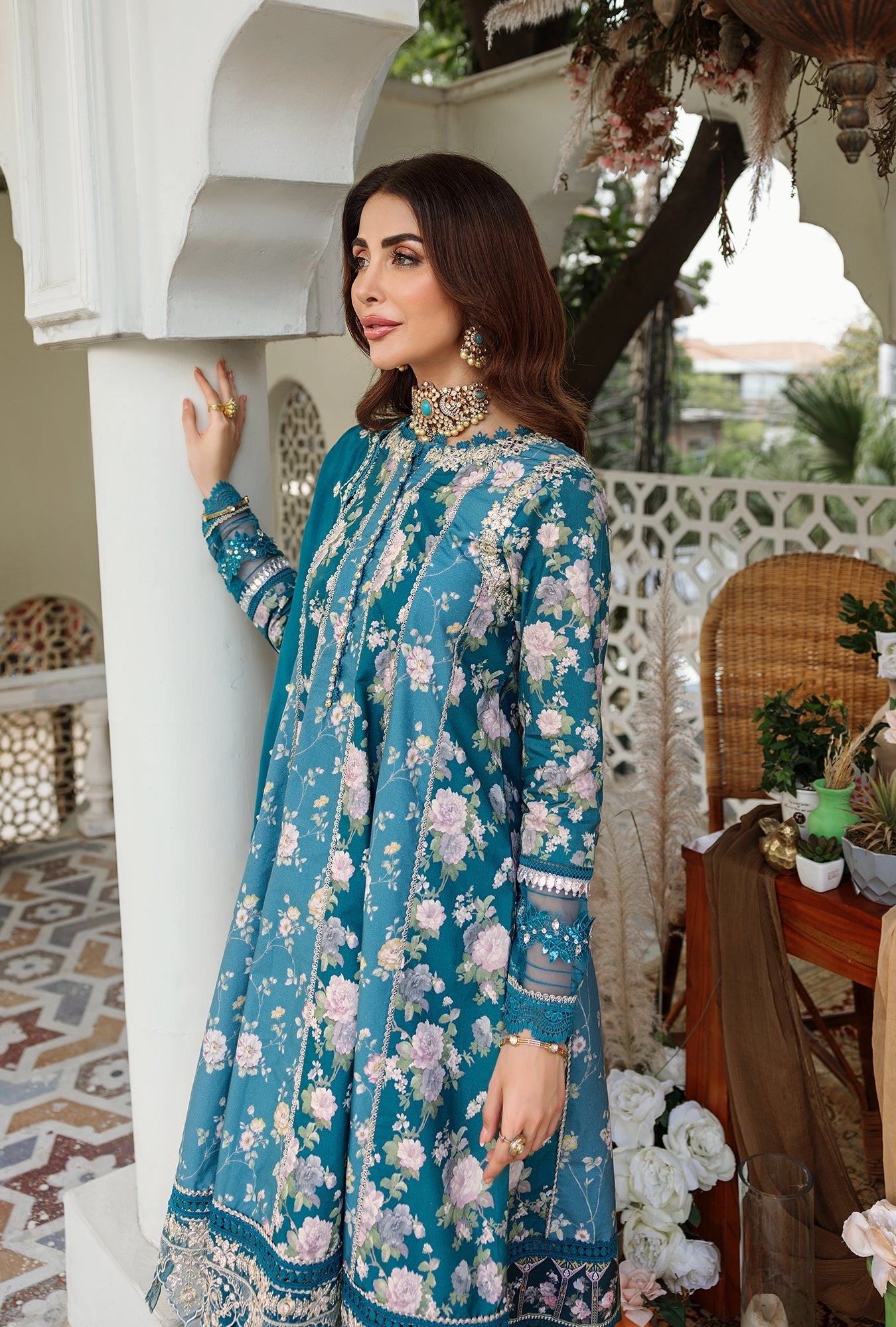 NOOR-EMBPRNTSHWL22-D5-A-AROMA