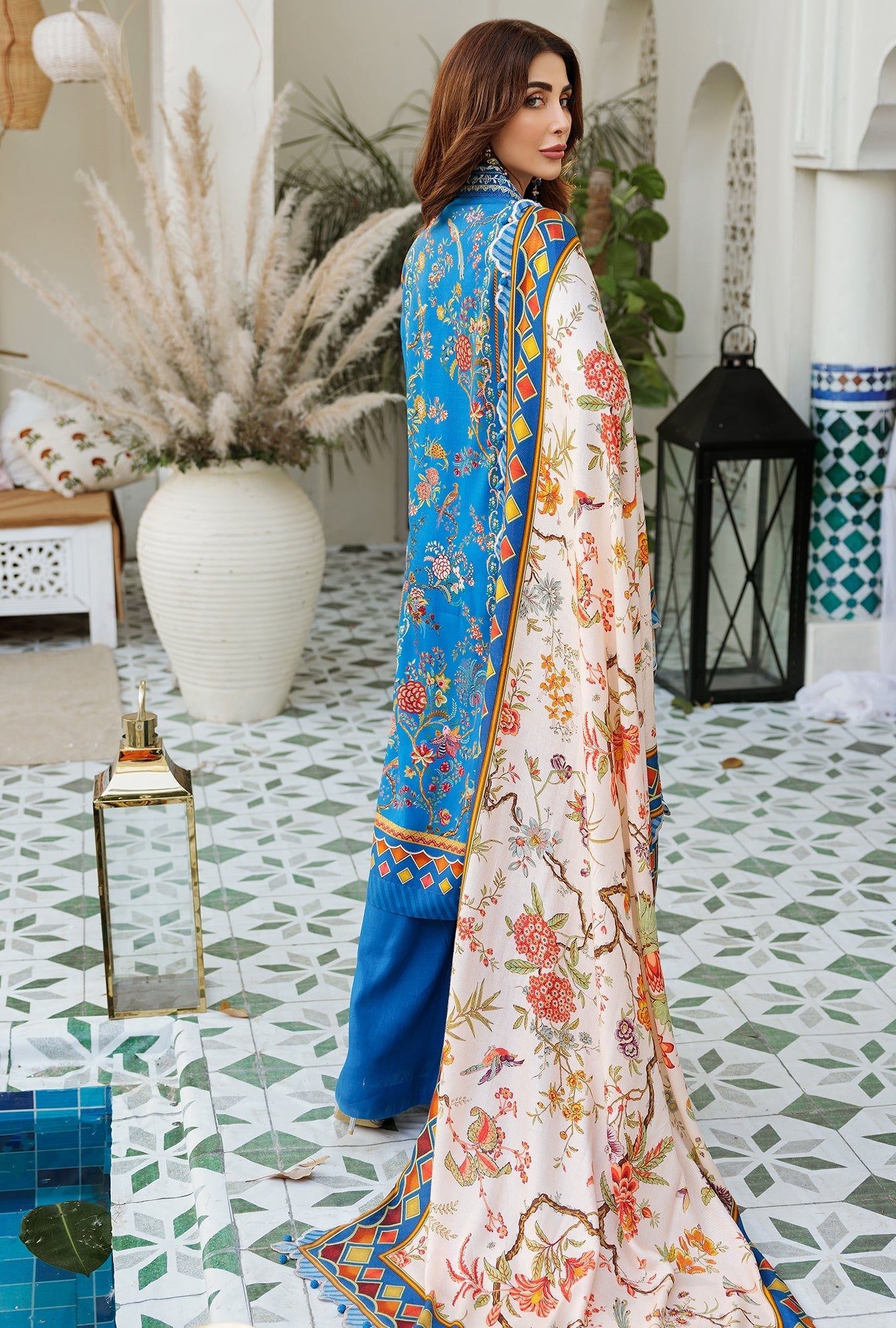 NOOR-EMBPRNTSHWL22-D7-A-LAUREL-S