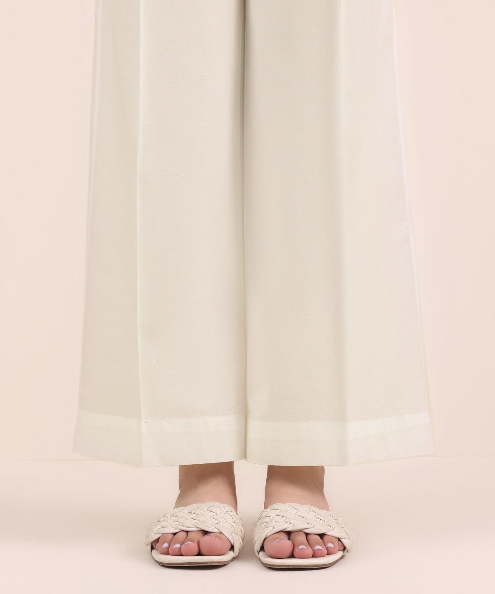 Woman - White Solid Cambric Straight Pants