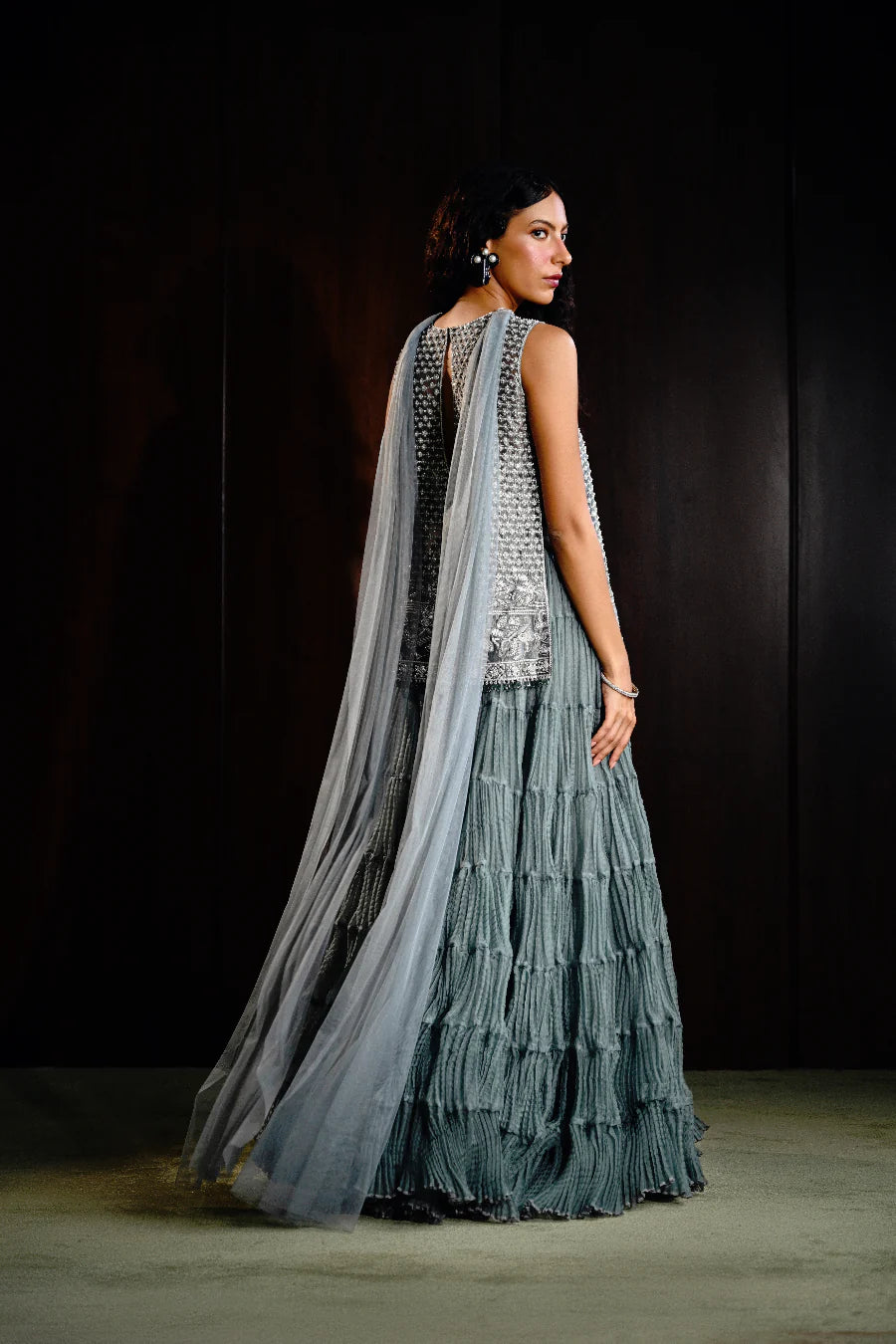 https://cdn.shopify.com/s/files/1/0593/6516/3148/files/Nimra-Grey-4.webp?v=1757400754