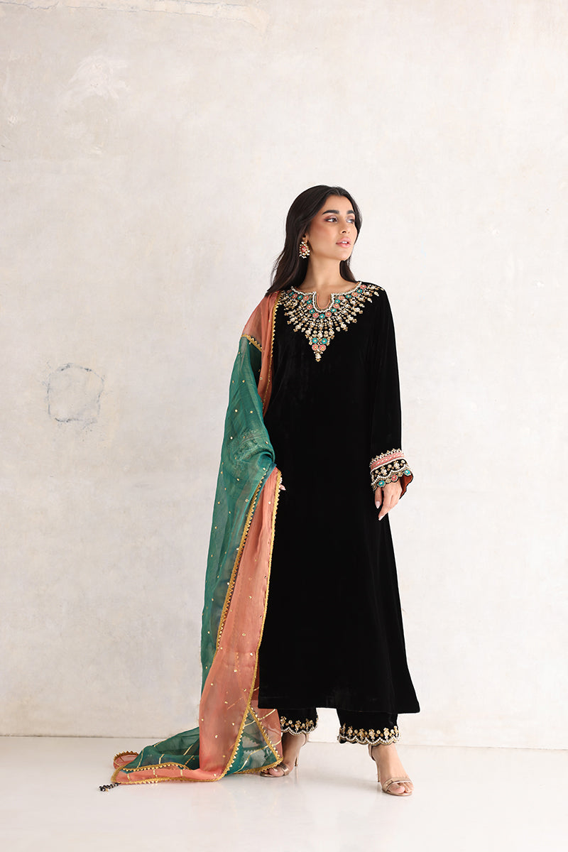https://cdn.shopify.com/s/files/1/0412/9311/9639/products/Nurgul_b362568e-4043-4055-8433-163fe16ed869.jpg?v=1755496569