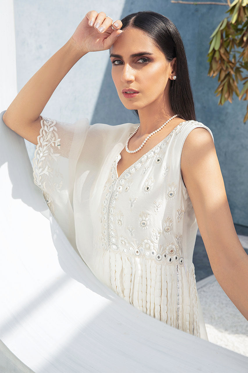 https://cdn.shopify.com/s/files/1/0612/6423/2692/products/Orla-1.jpg?v=1752911910
