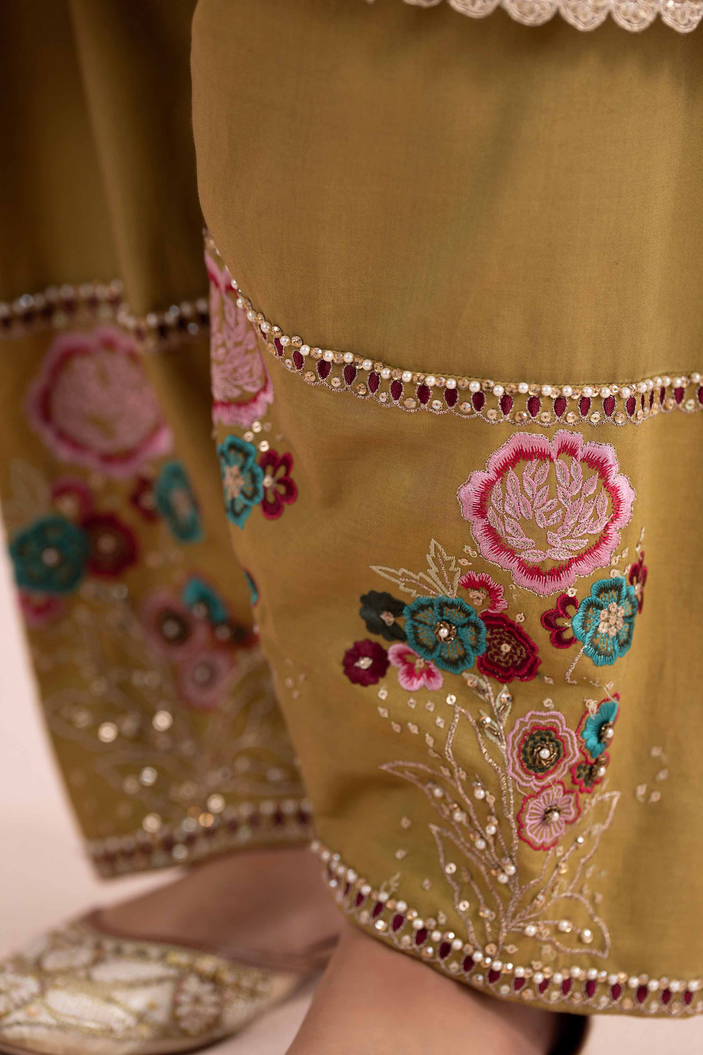 2 Piece - Embroidered Suit - PE26-247