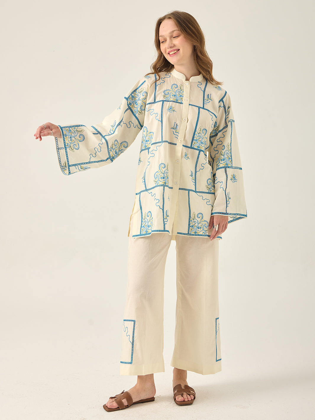 Auri - Embroidered 2Pc Co-ords Set