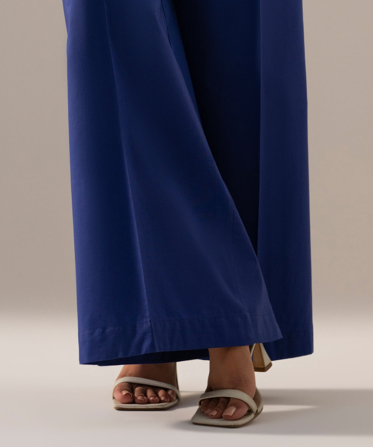 Solid Cambric Flared Pants PRWCAHMV918T