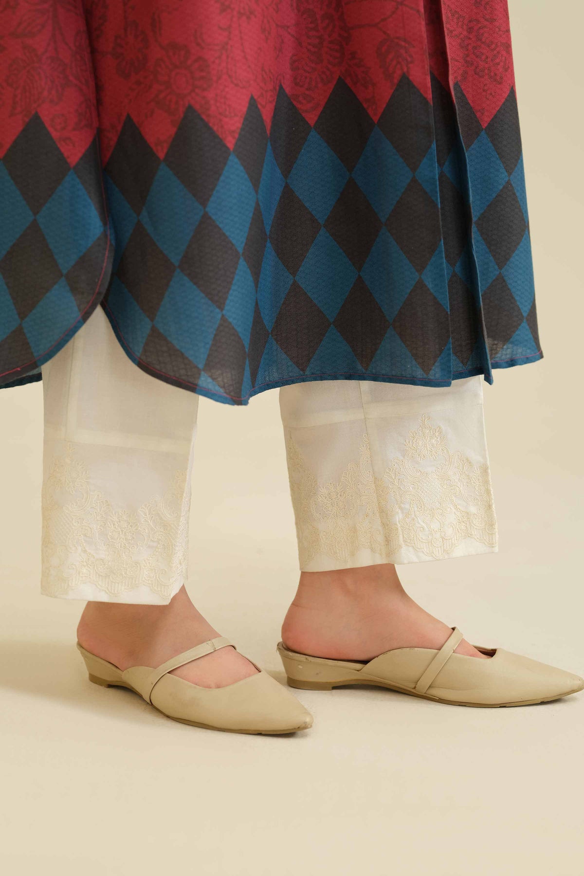 Embroidered Trousers - PW25-105