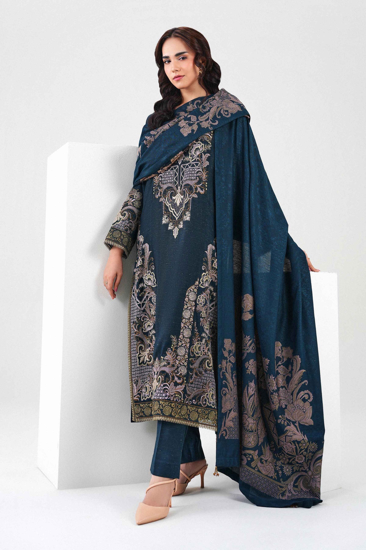 2 Piece - Embroidered Suit - PW25-180