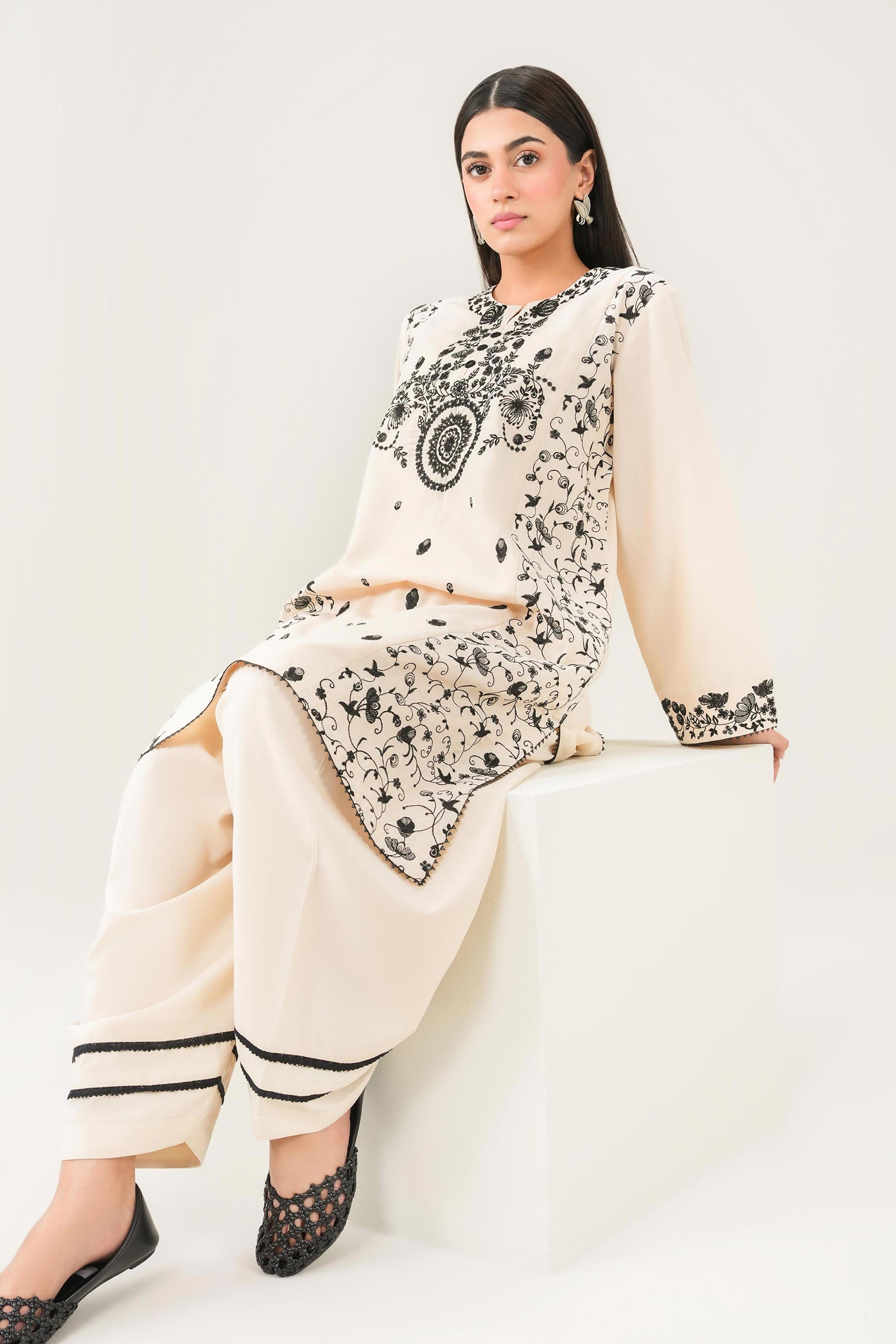 2 Piece - Embroidered Suit - PW25-377