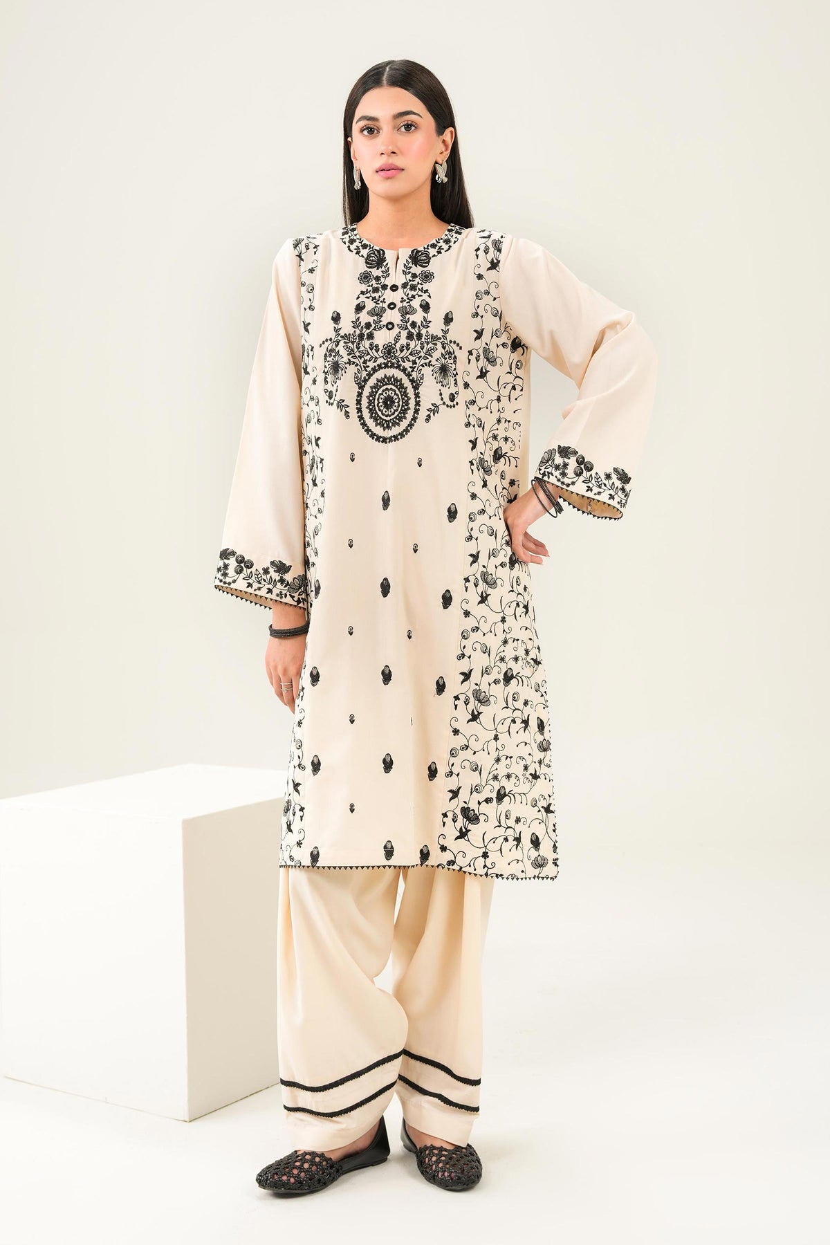 2 Piece - Embroidered Suit - PW25-377