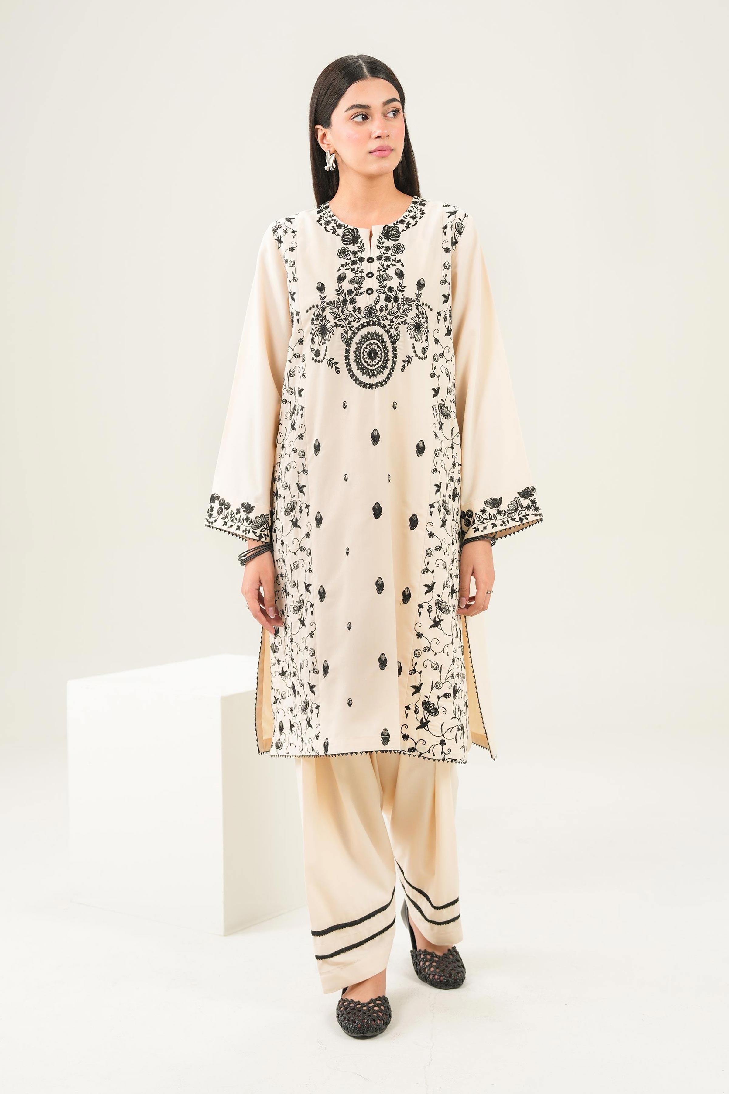 2 Piece - Embroidered Suit - PW25-377