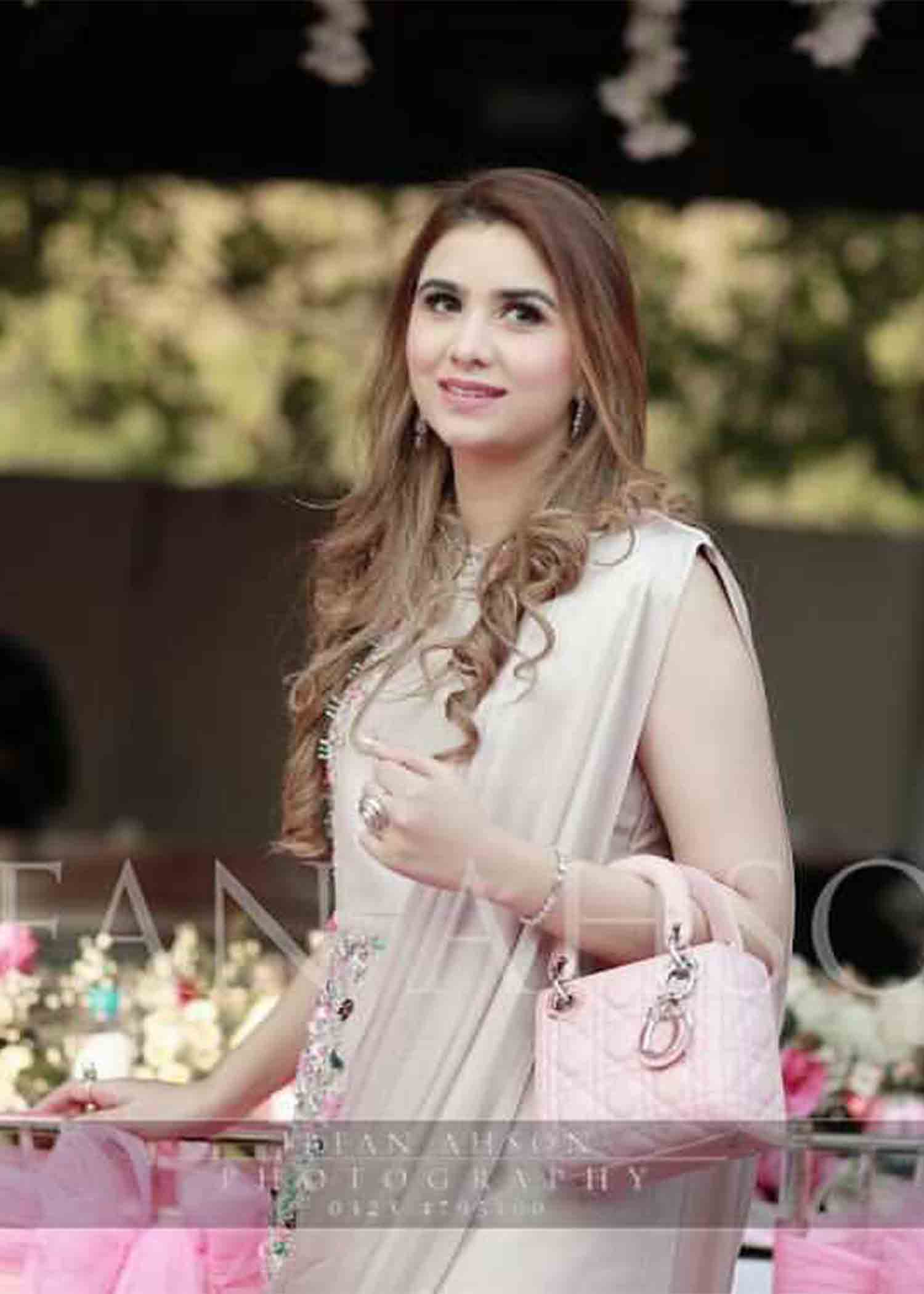 Pearlia-Client Diaries