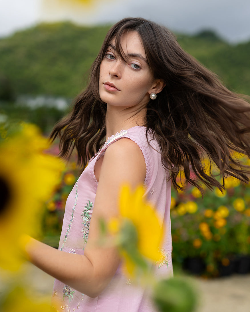 https://cdn.shopify.com/s/files/1/0539/7318/8776/files/PeonyGlow_7.jpg?v=1768980430