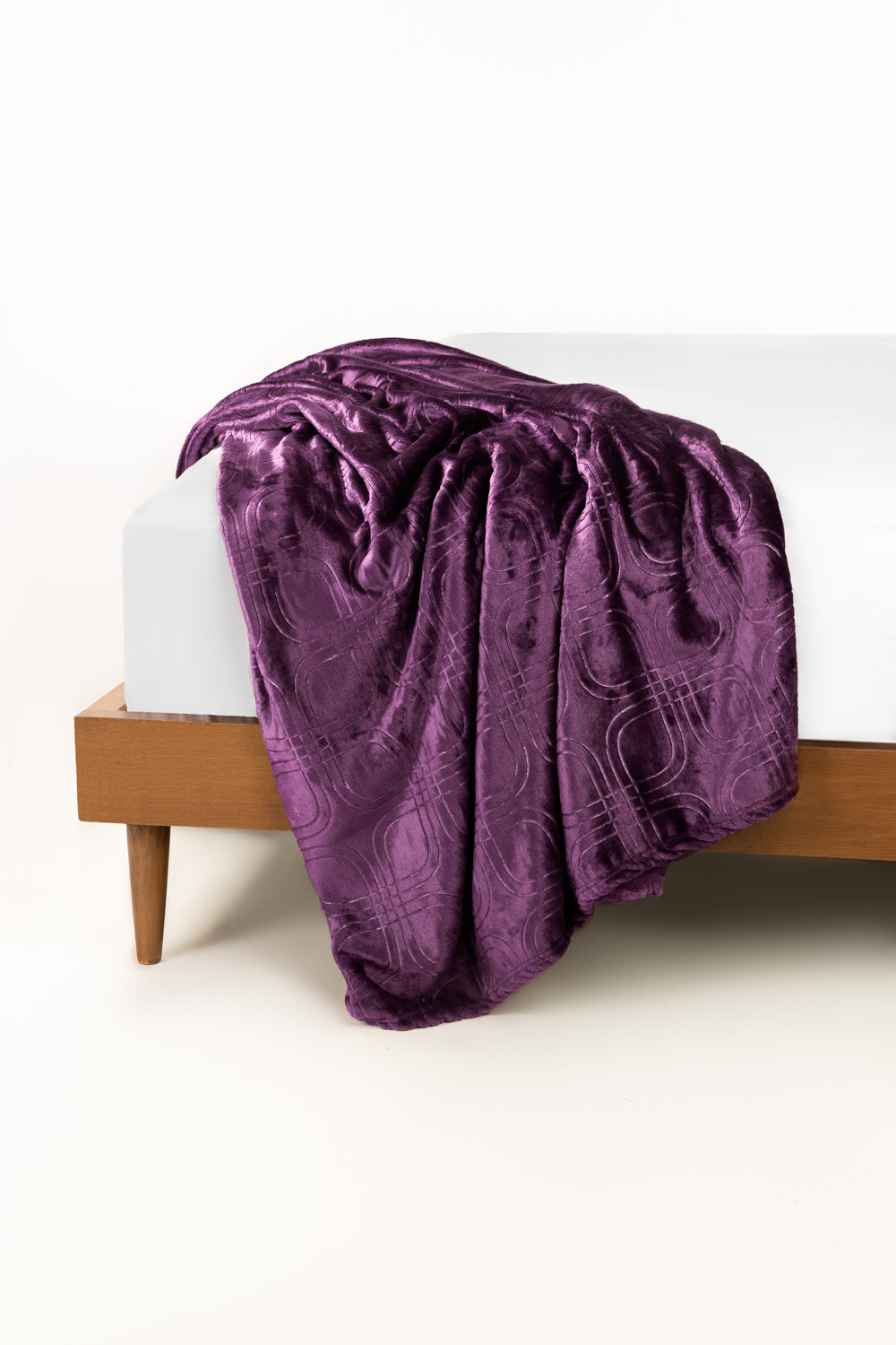 https://cdn.shopify.com/s/files/1/0706/3253/8159/files/Plumsingleplyfleecethrow_5.jpg?v=1770187053
