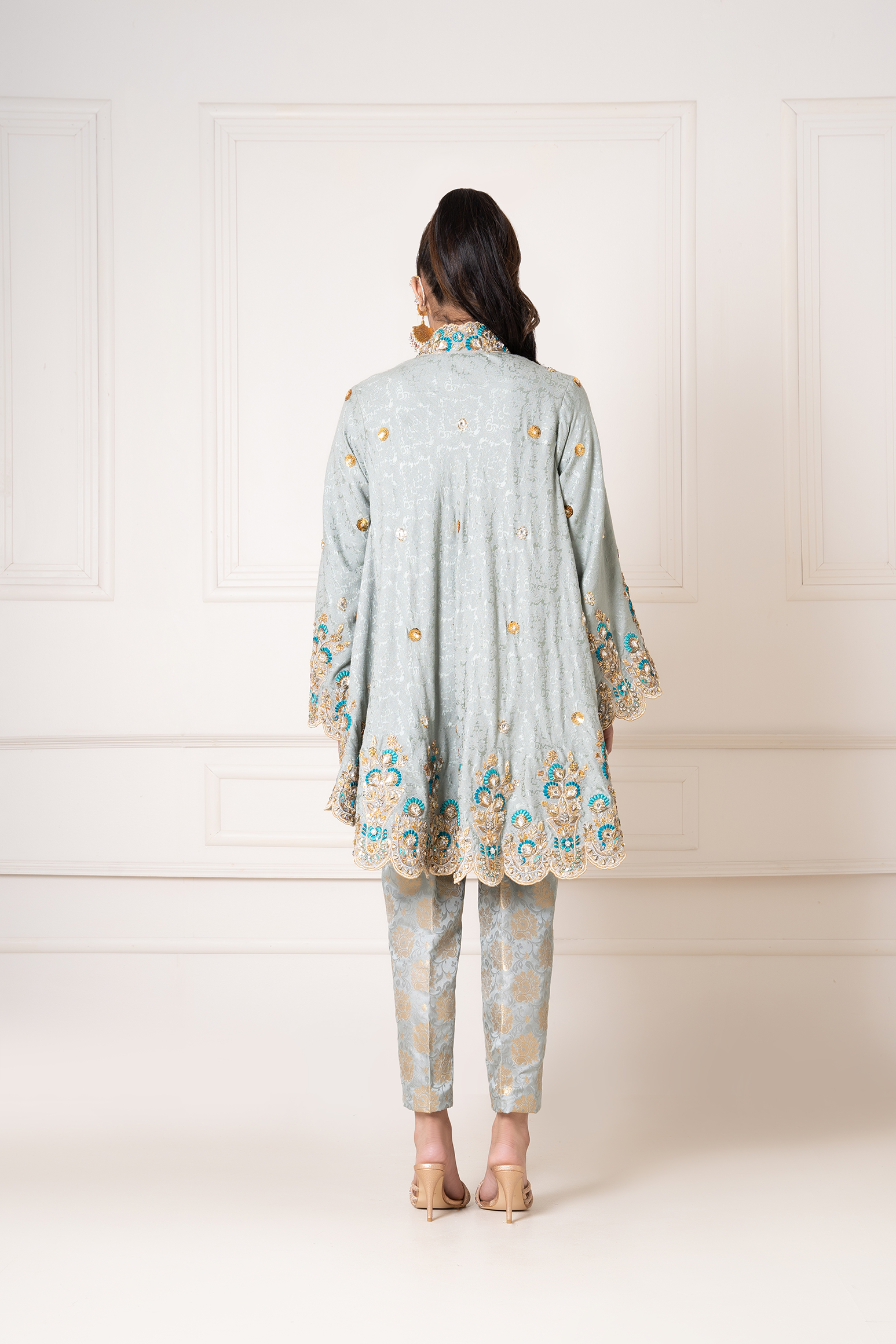 Porcelain Grey Jamawar Embellished Bias Cut Tunic With Trouser