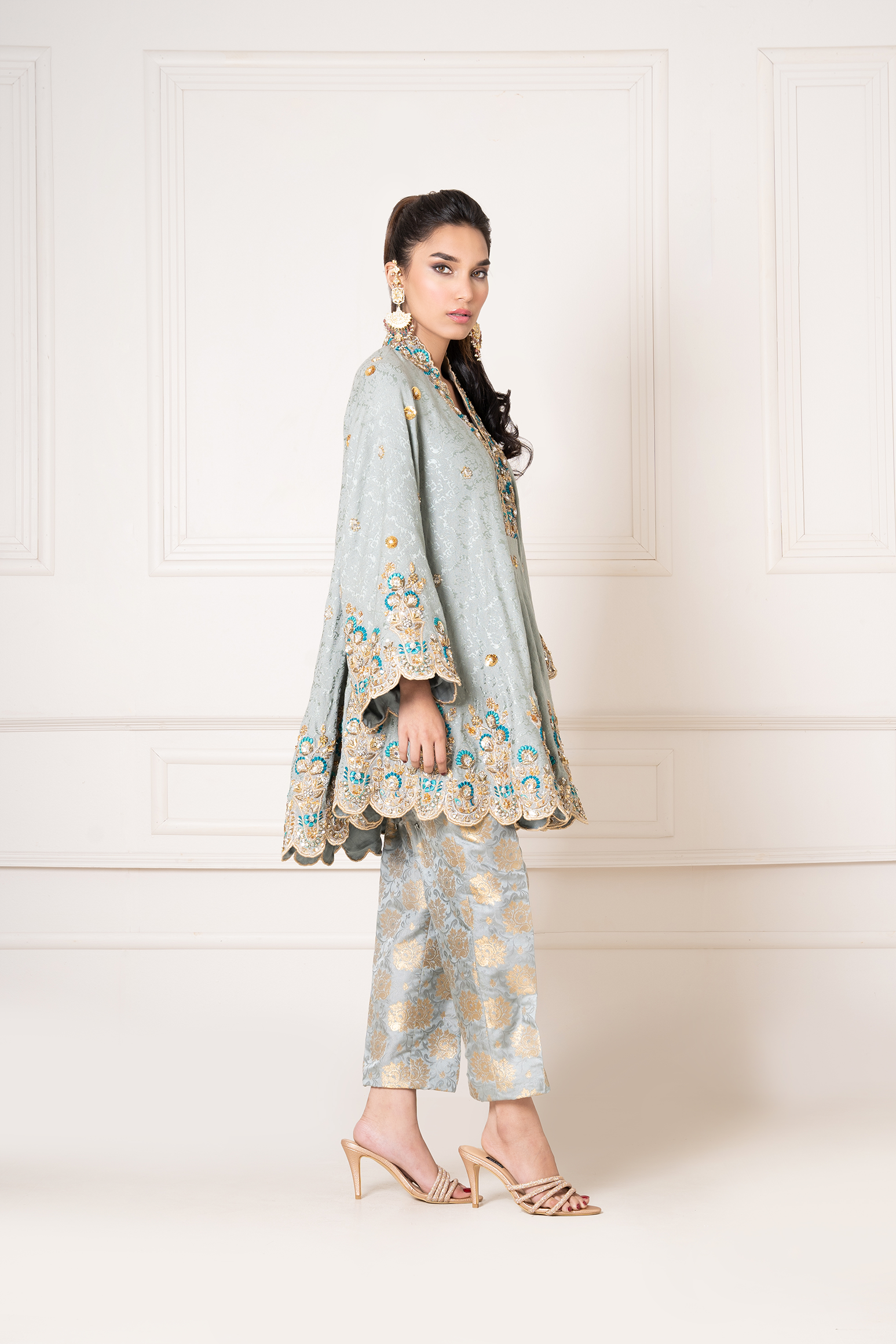 Porcelain Grey Jamawar Embellished Bias Cut Tunic With Trouser