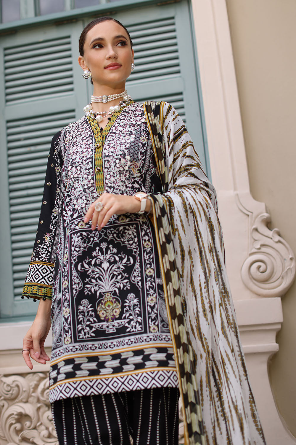 3 Piece Printed Lawn Suit with Chiffon Dupatta
