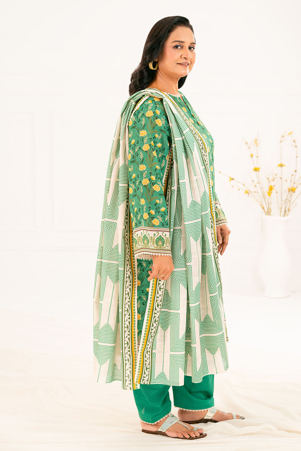 3 Piece Printed Khaddar Suit With Dupatta