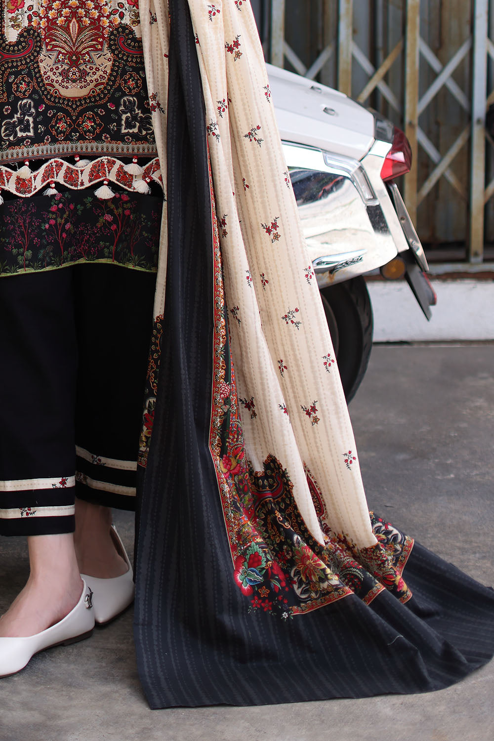 3 Piece Printed Khaddar Suit with Printed Khaddar Dupatta