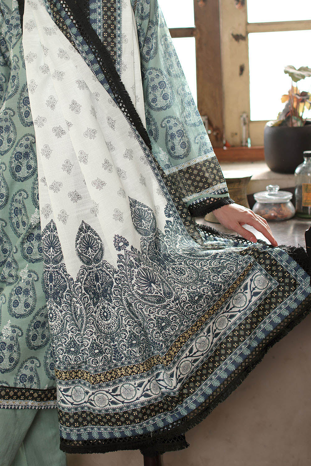 3 Piece Printed Khaddar Suit