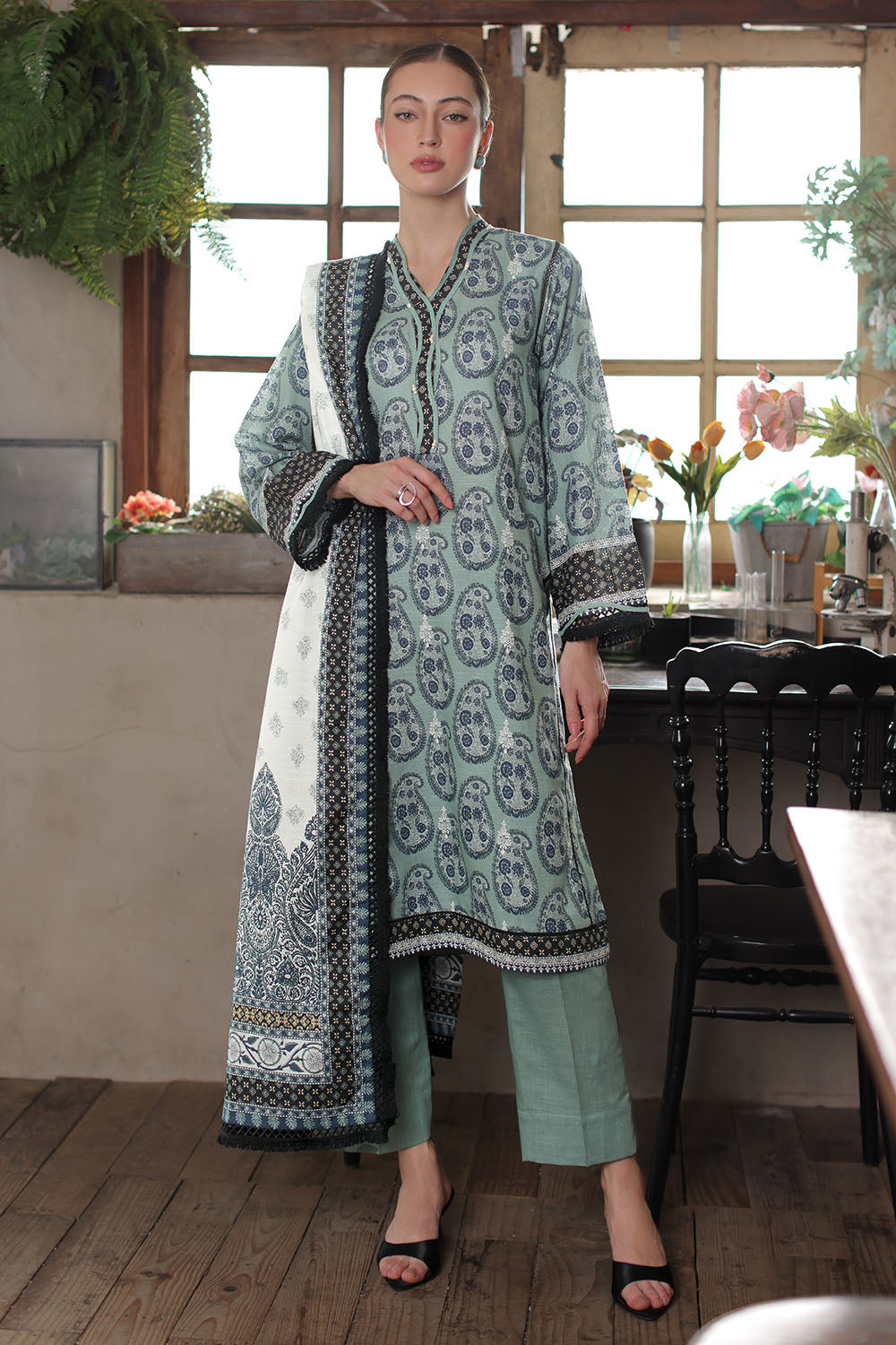 3 Piece Printed Khaddar Suit