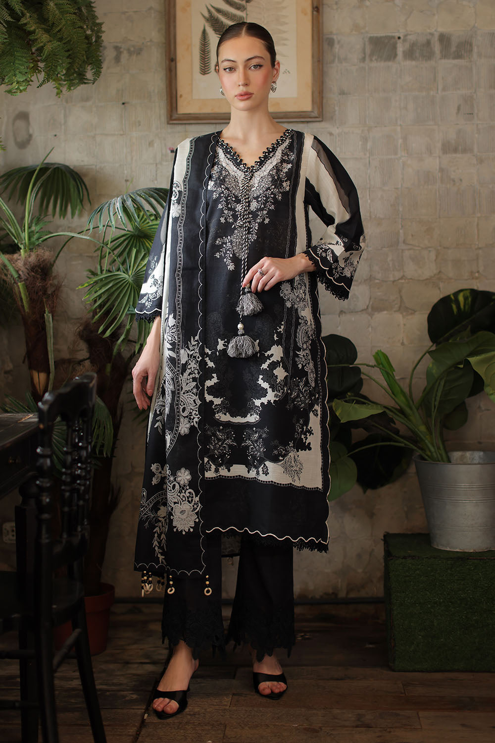 3 Piece Printed Khaddar Suit