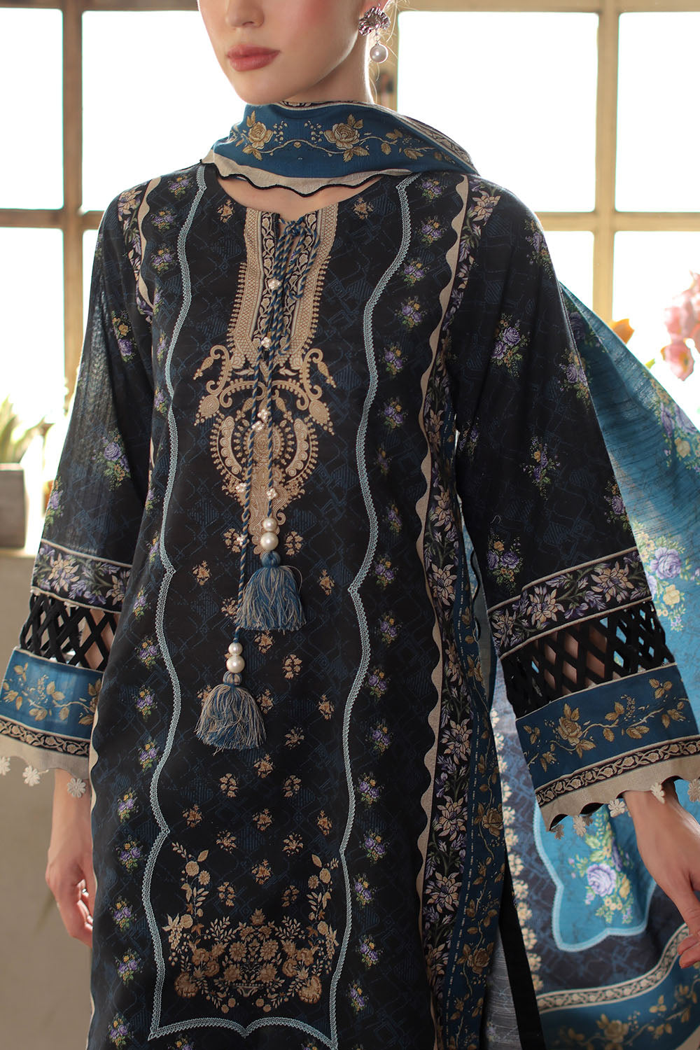 3 Piece Printed Khaddar Suit