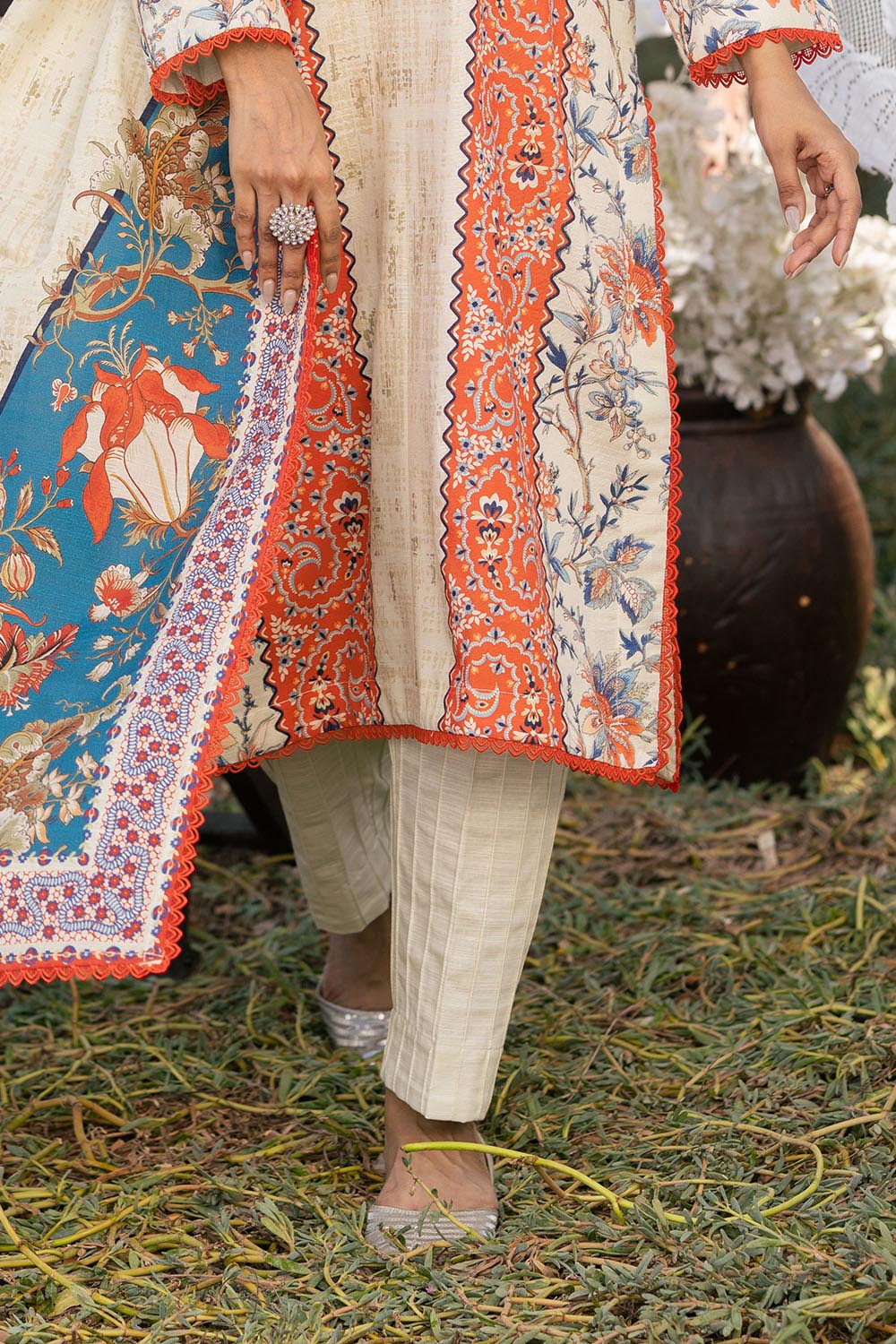 3 Piece Printed Khaddar Suit