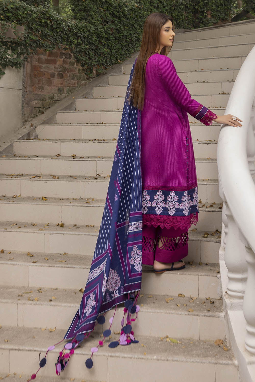 3 Piece Unstitched Printed Khaddar Suit