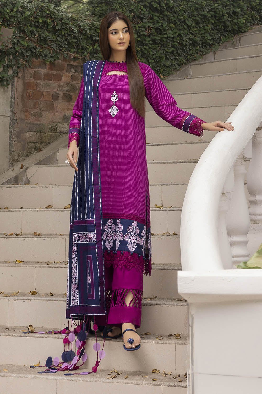 3 Piece Unstitched Printed Khaddar Suit