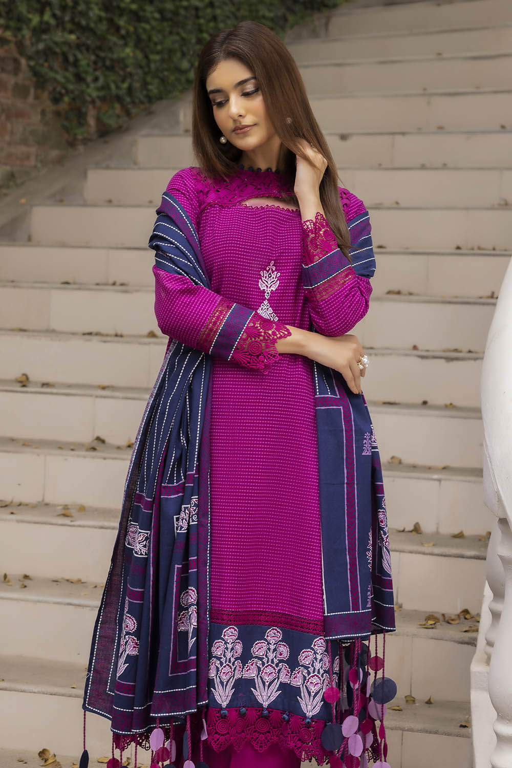 3 Piece Unstitched Printed Khaddar Suit